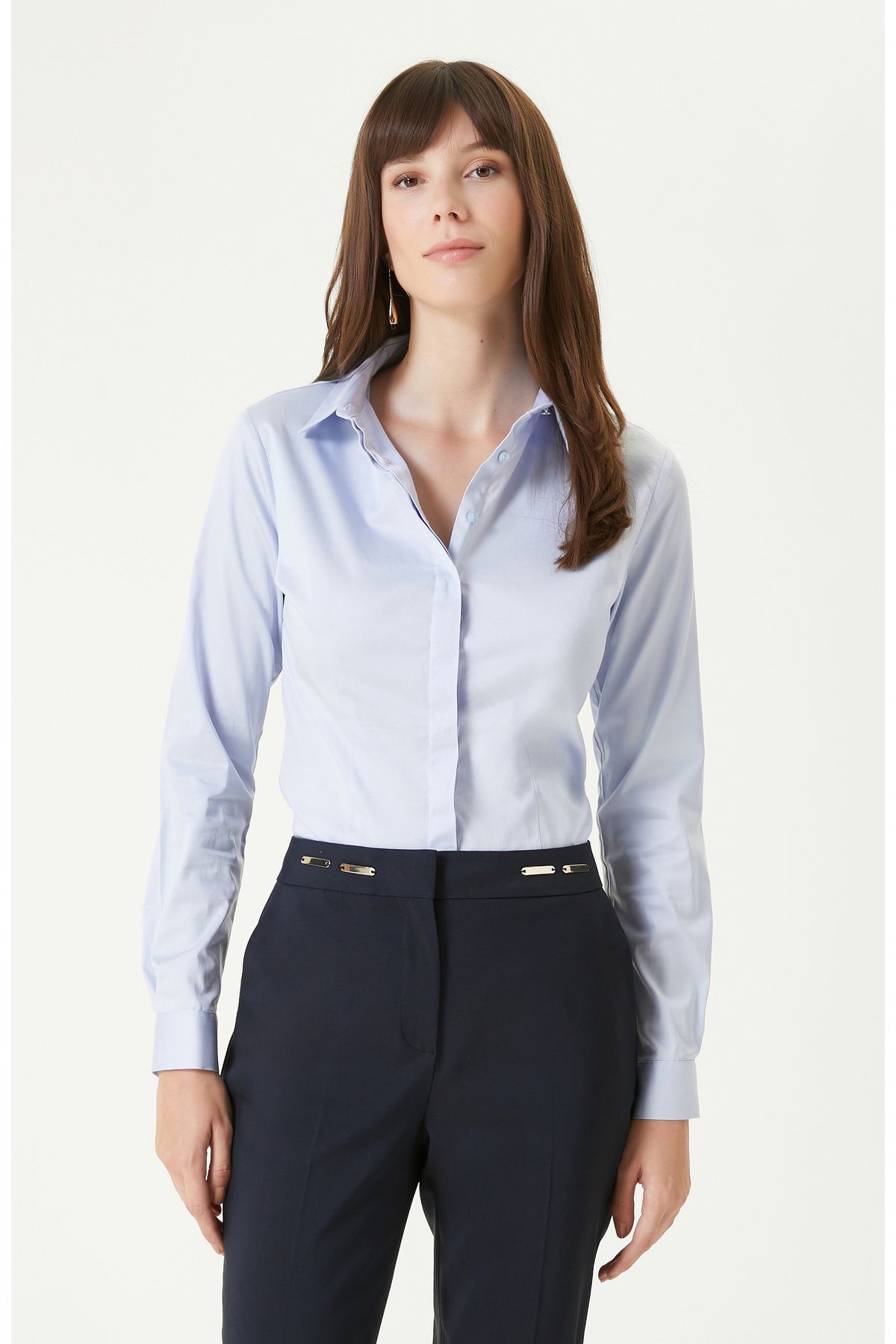 chemise bleu clair
