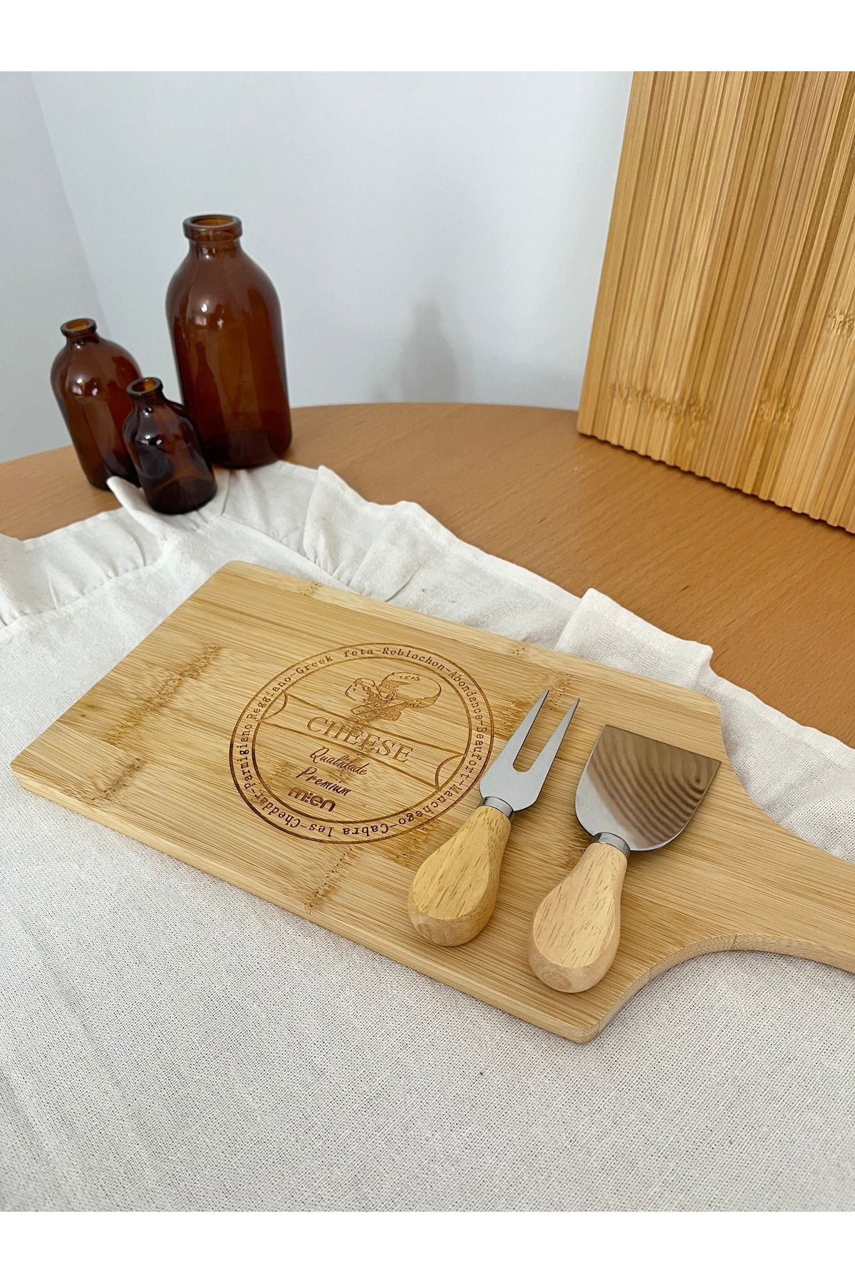 Mirilliahome-Natural Bamboo Cheese Presentation Board and Set 3