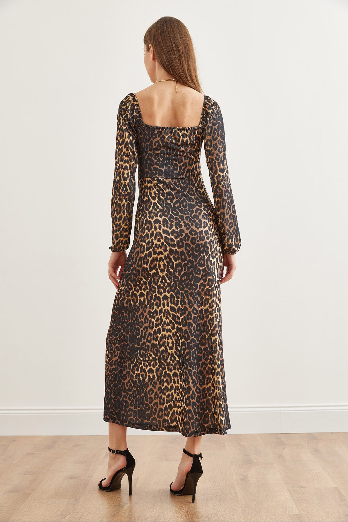 Kadın Siyah Kahve Bağcık Detaylı Yırtmaçlı Maxi Leopar Elbise ELB-19002264