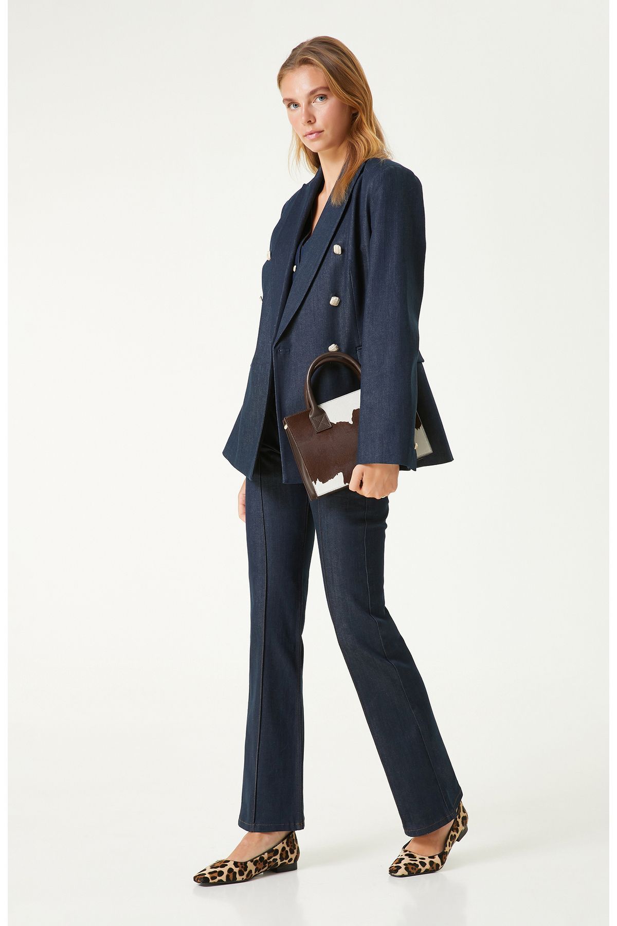 pantalon bleu indigo sombre
