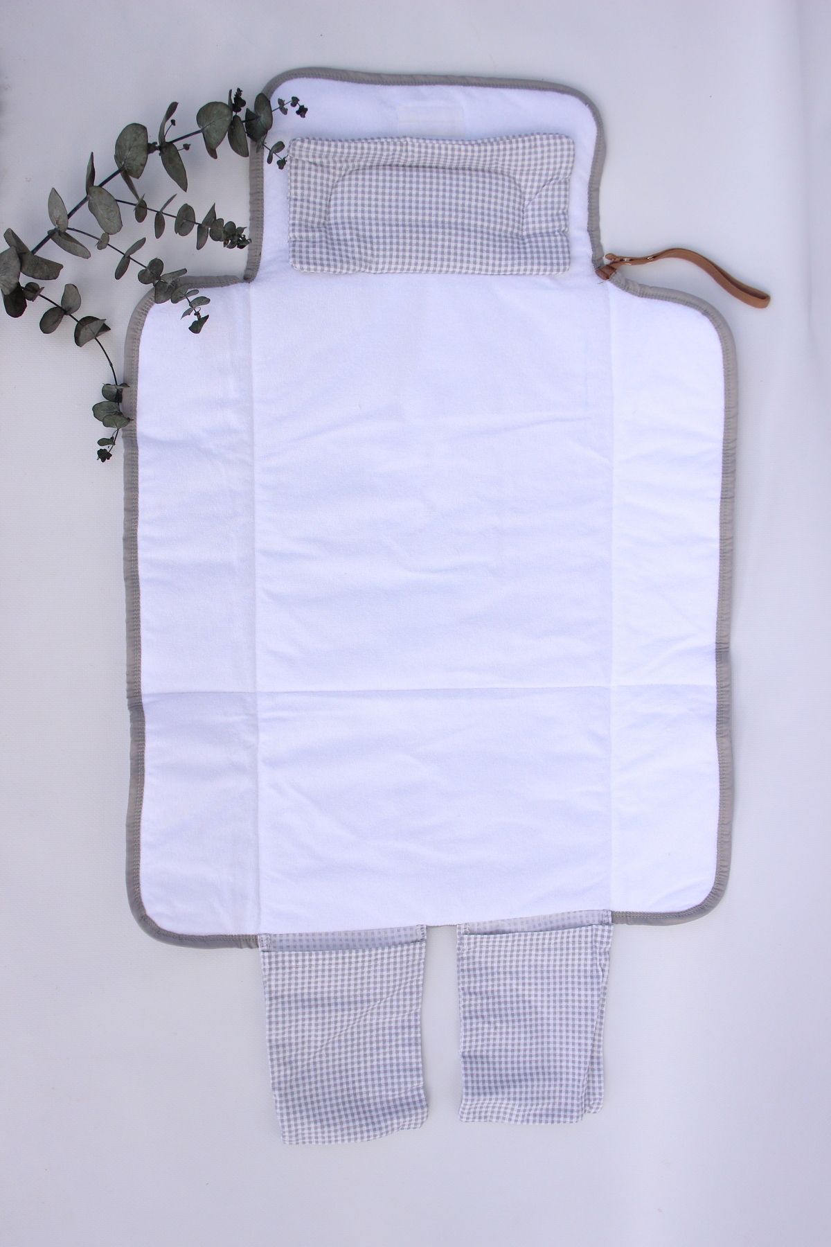 Huggy Mommy Bebek Alt Açma Örtüsü Alt Açma Minderi Su Geçirmez Alezli Hafif Pratik Bakım Örtüsü Alt Açma Bezi fotoğrafı 2 (önizleme)