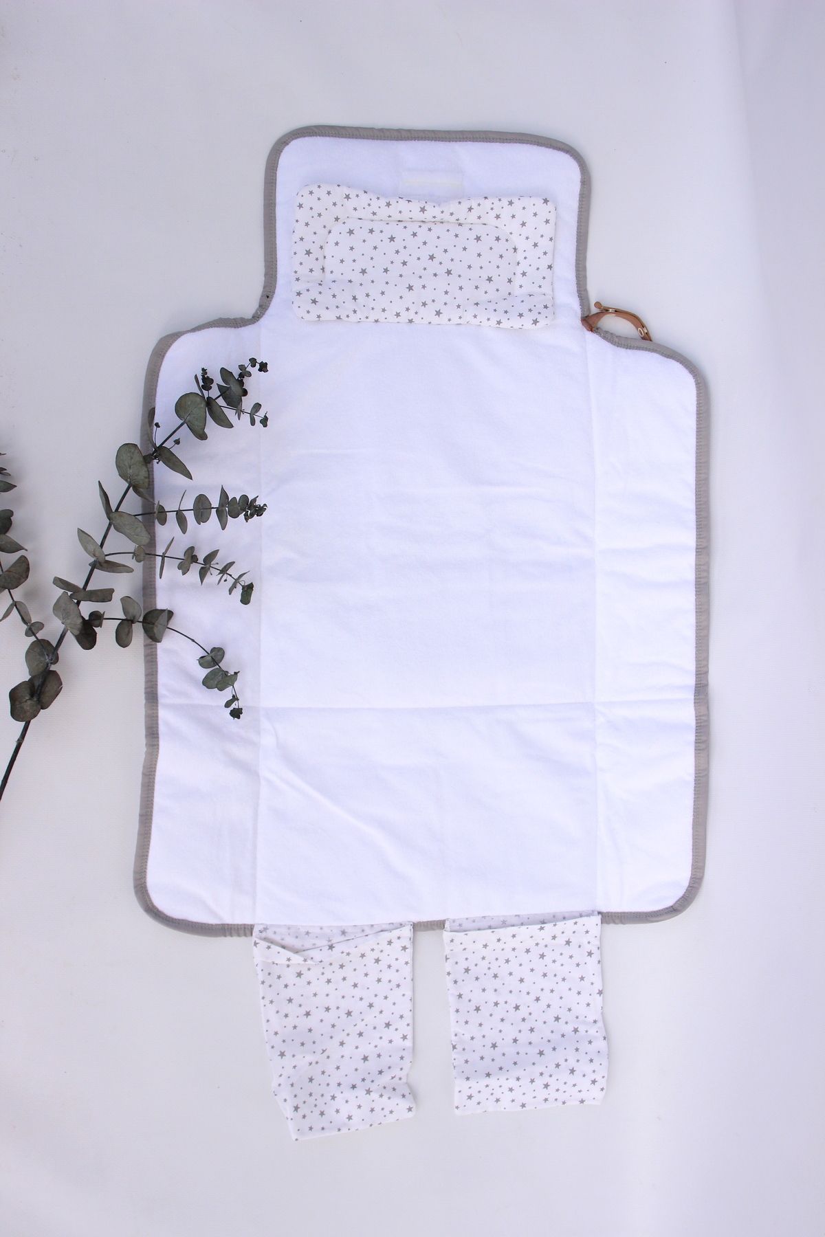 Huggy Mommy Bebek Alt Açma Örtüsü Alt Açma Minderi Su Geçirmez Alezli Hafif Pratik Bakım Örtüsü Alt Açma Bezi fotoğrafı 2 (önizleme)