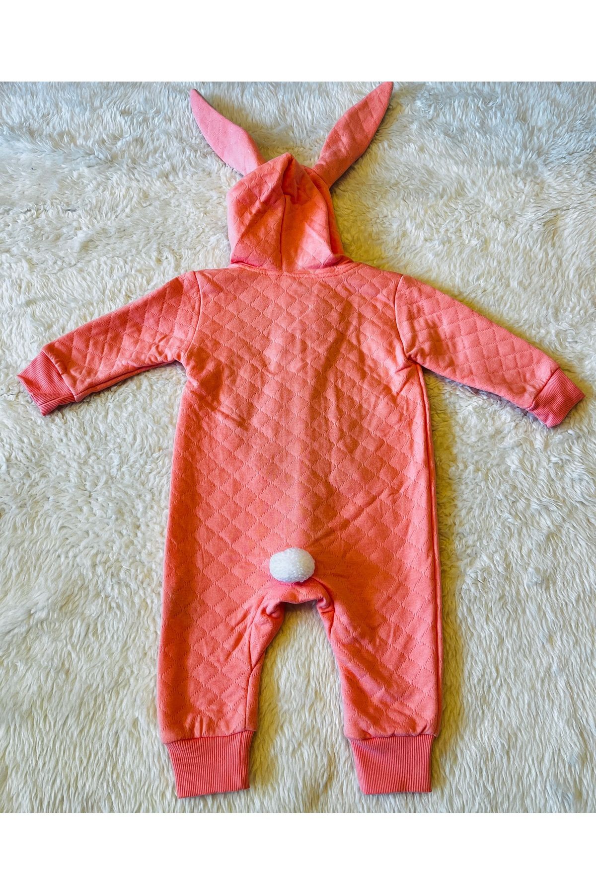 anne dokunuşu gibi KUZUM BEBE Ponponlu Kulaklı Fermuarlı Kız Bebek Pamuk Kumaş Tulum fotoğrafı 2 (önizleme)