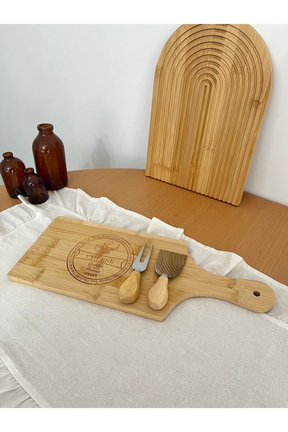 Mirilliahome-Natural Bamboo Cheese Presentation Board and Set 2