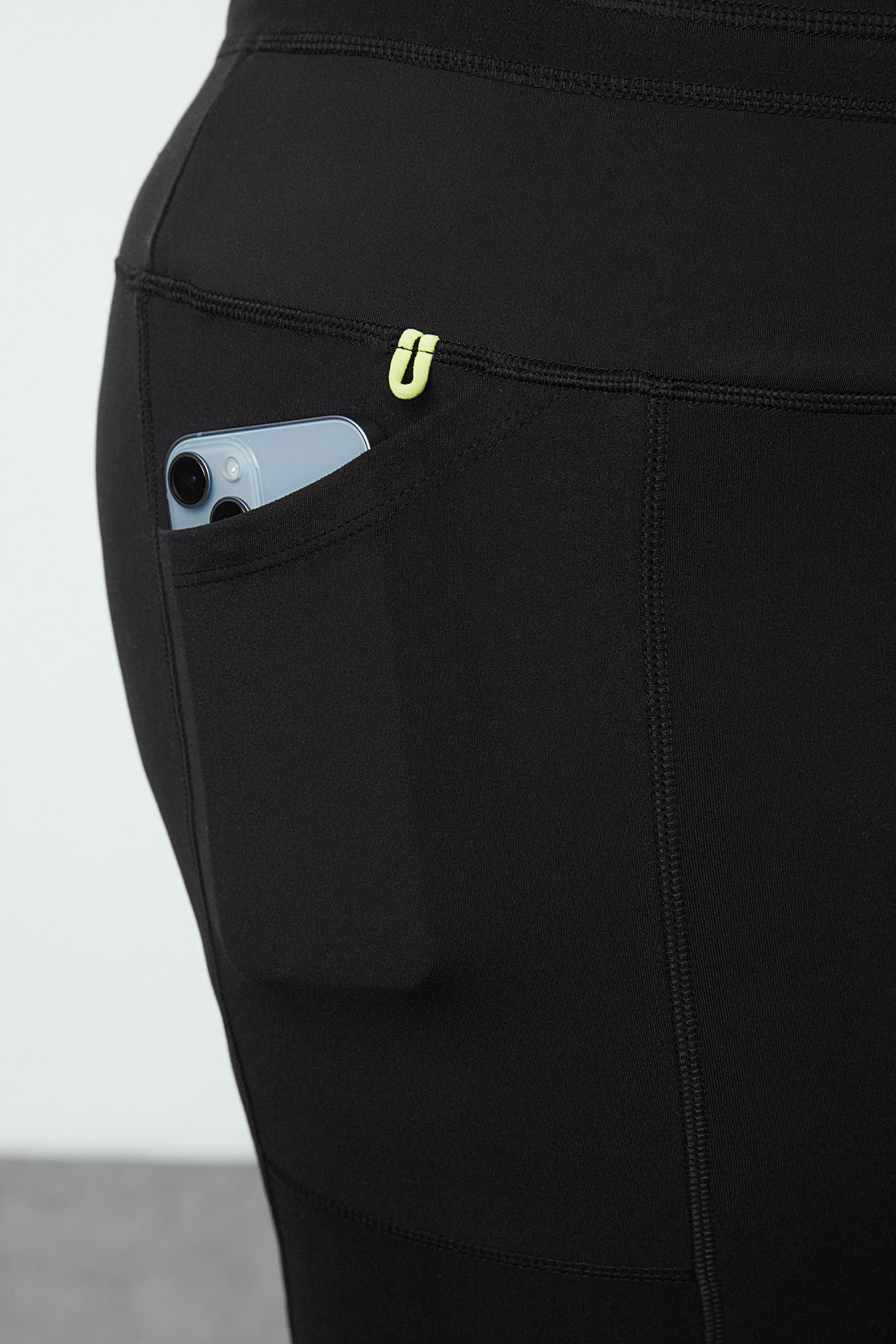 Trendyol Curve-Scuba Fabric fekete teljes hosszúságú szálcsiszolt sportleggings - Tbbaw25bv00000 4