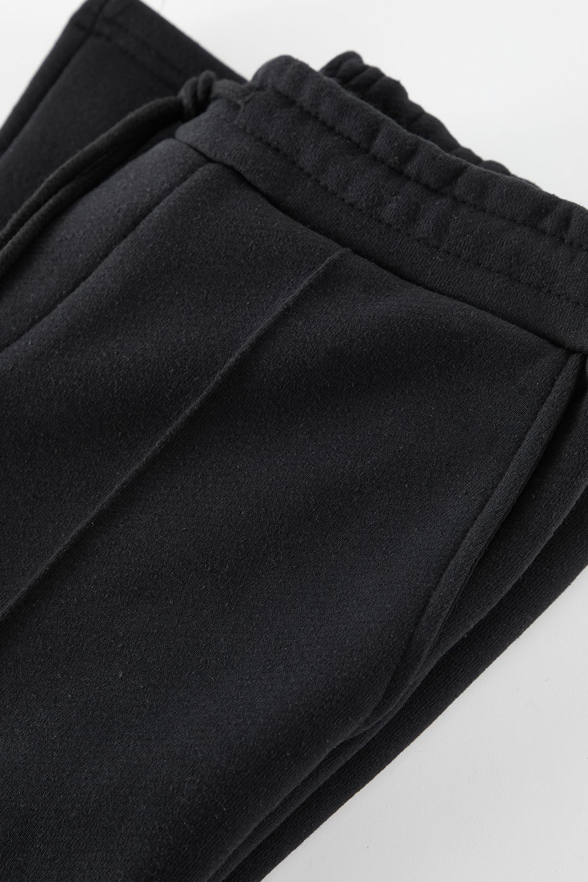 Trendyol Collection-Black Label and Stitch Detail Thick Sweatpants - Straight Cut Tmnaw25Ea00013 3