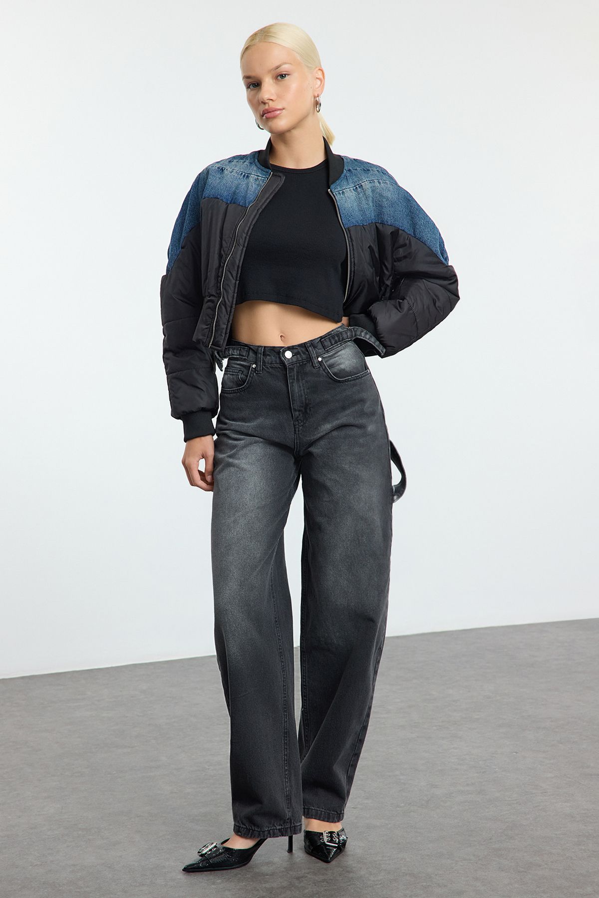 Trendyol Collection Jeansy Carpenter Skater Z Wysokim Stanem W Kolorze Antracytowym - Luźny Krój, Sustain Twoaw24je00308 Kobieta - 40