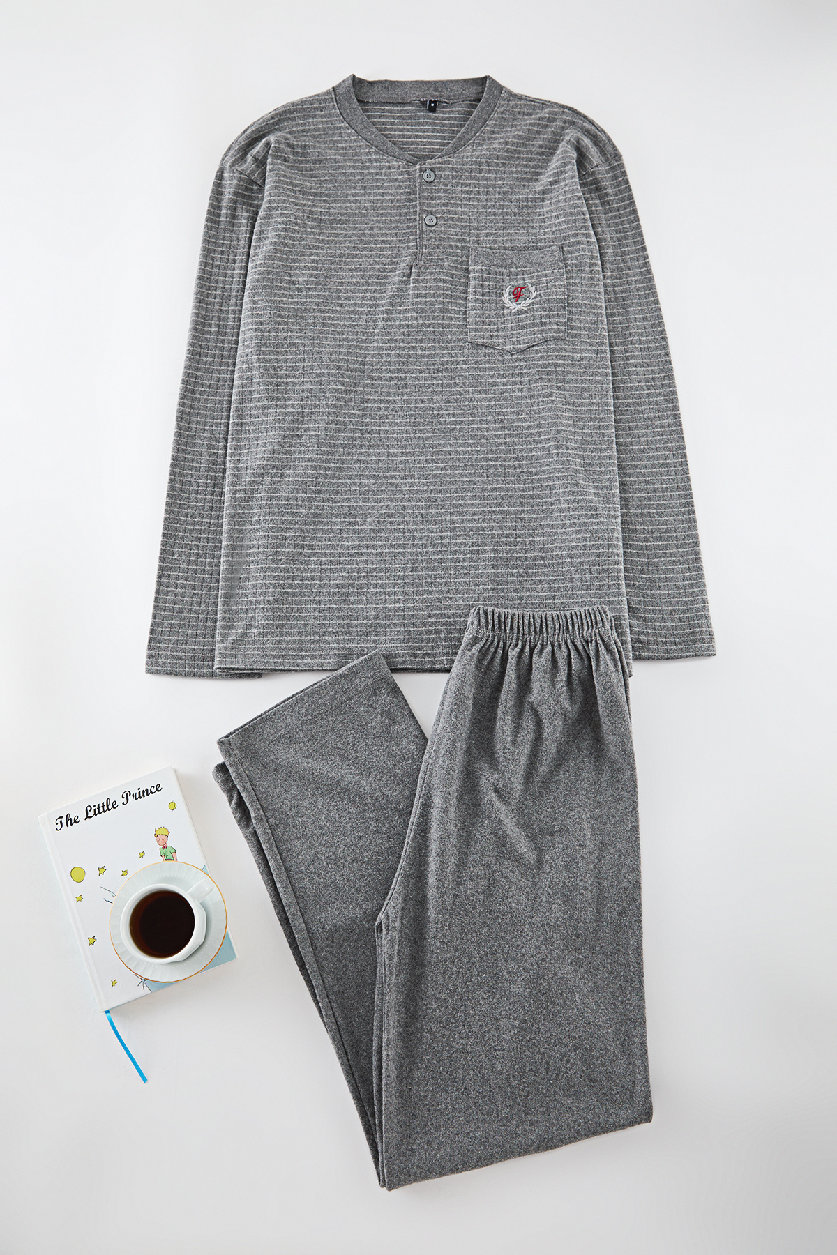 Trendyolmilla Man Erkek Füme Çizgili Dokulu Cep Detaylı Örme Pijama Takımı TEDAW25PT00005