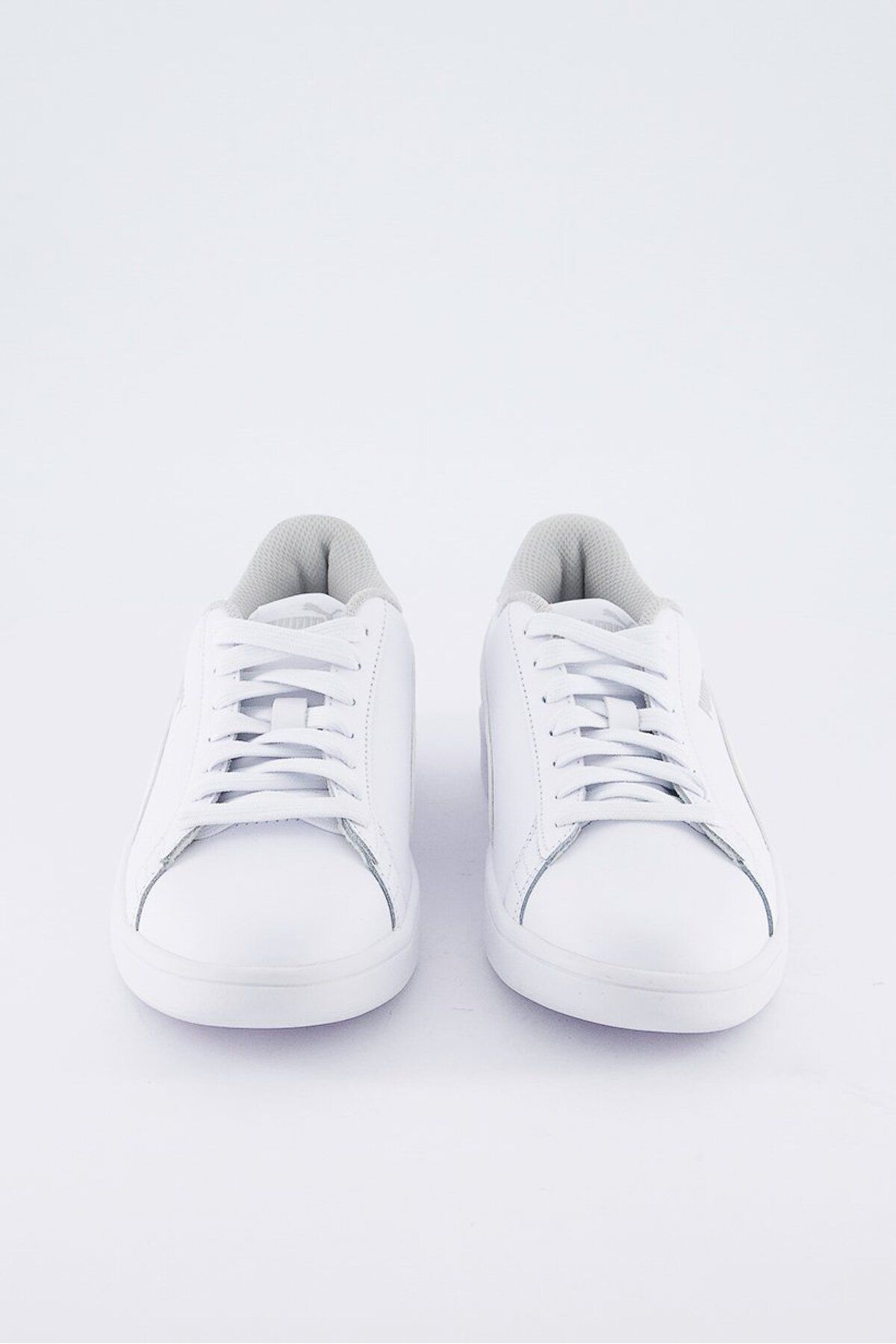 Puma-SMASH V2 L JR Бяла унисекс кожена маратонка 100323995 2