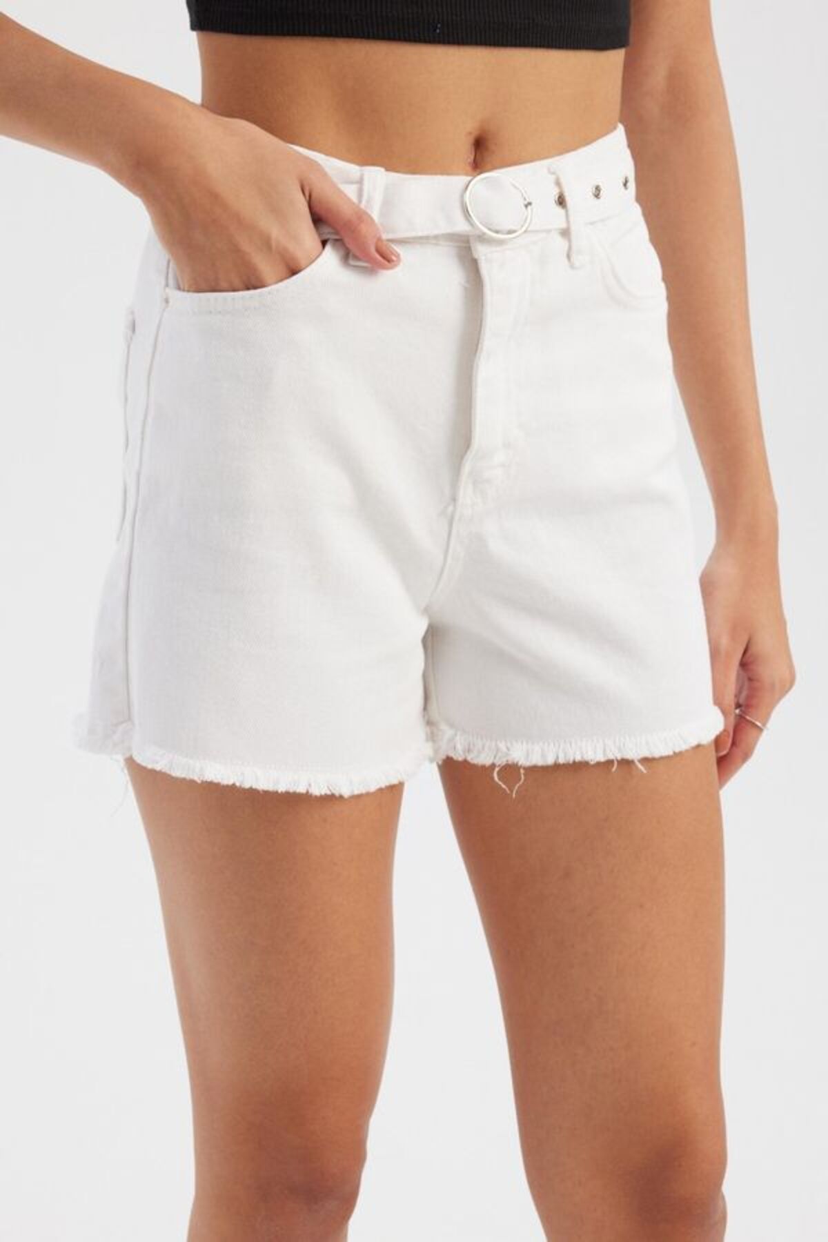 Hiccup-Medium Length Shorts with Belt Detail 3