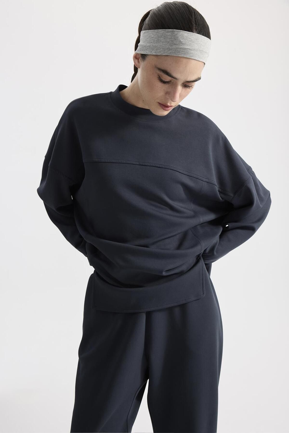 KADRİYE BAŞTÜRK-Asymmetric Cut Modal Knitted Sweatshirt - Smoked 3