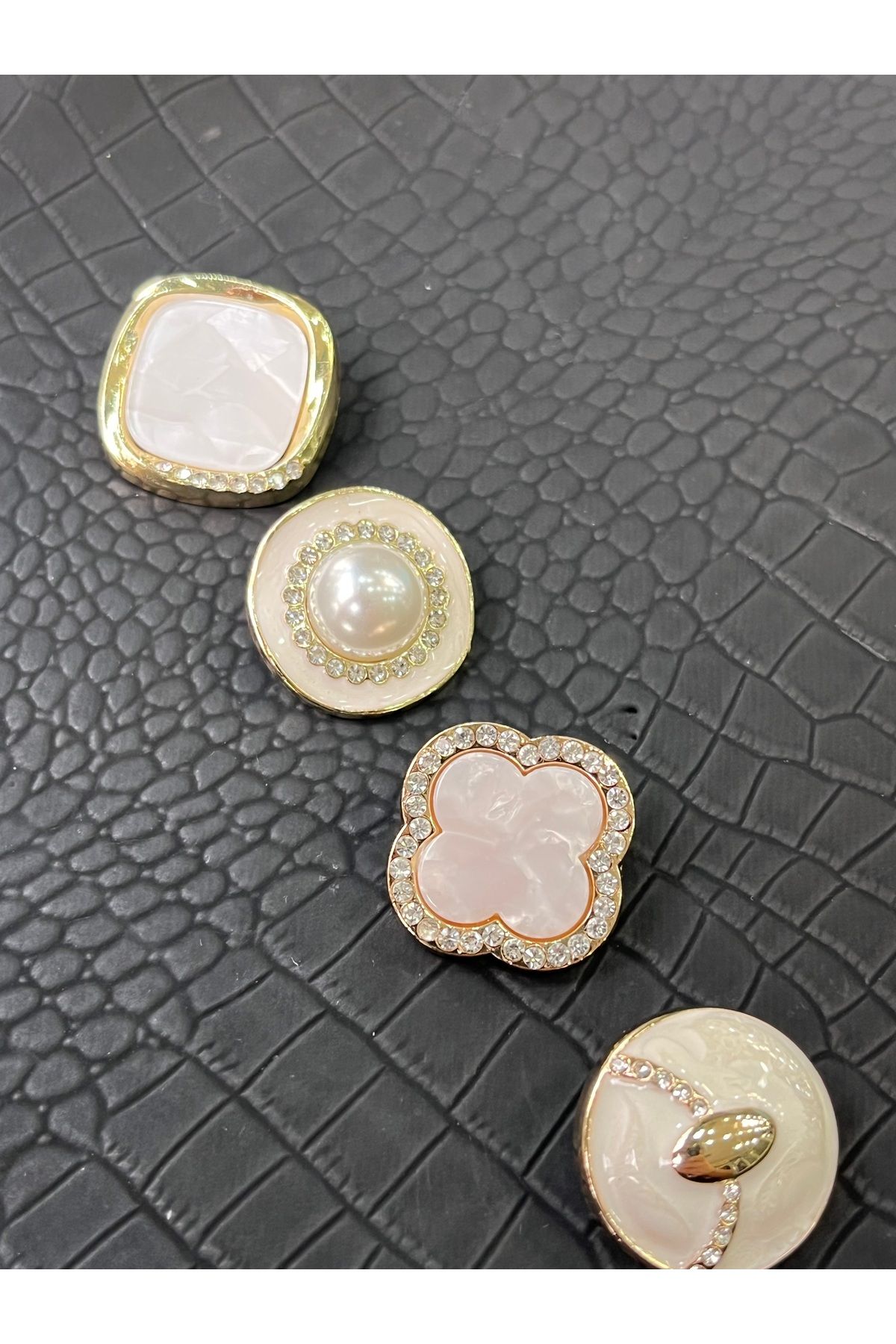 ODDA TASARIM ATÖLYESİ-Luxury Design White Mini Combin Button Set 1