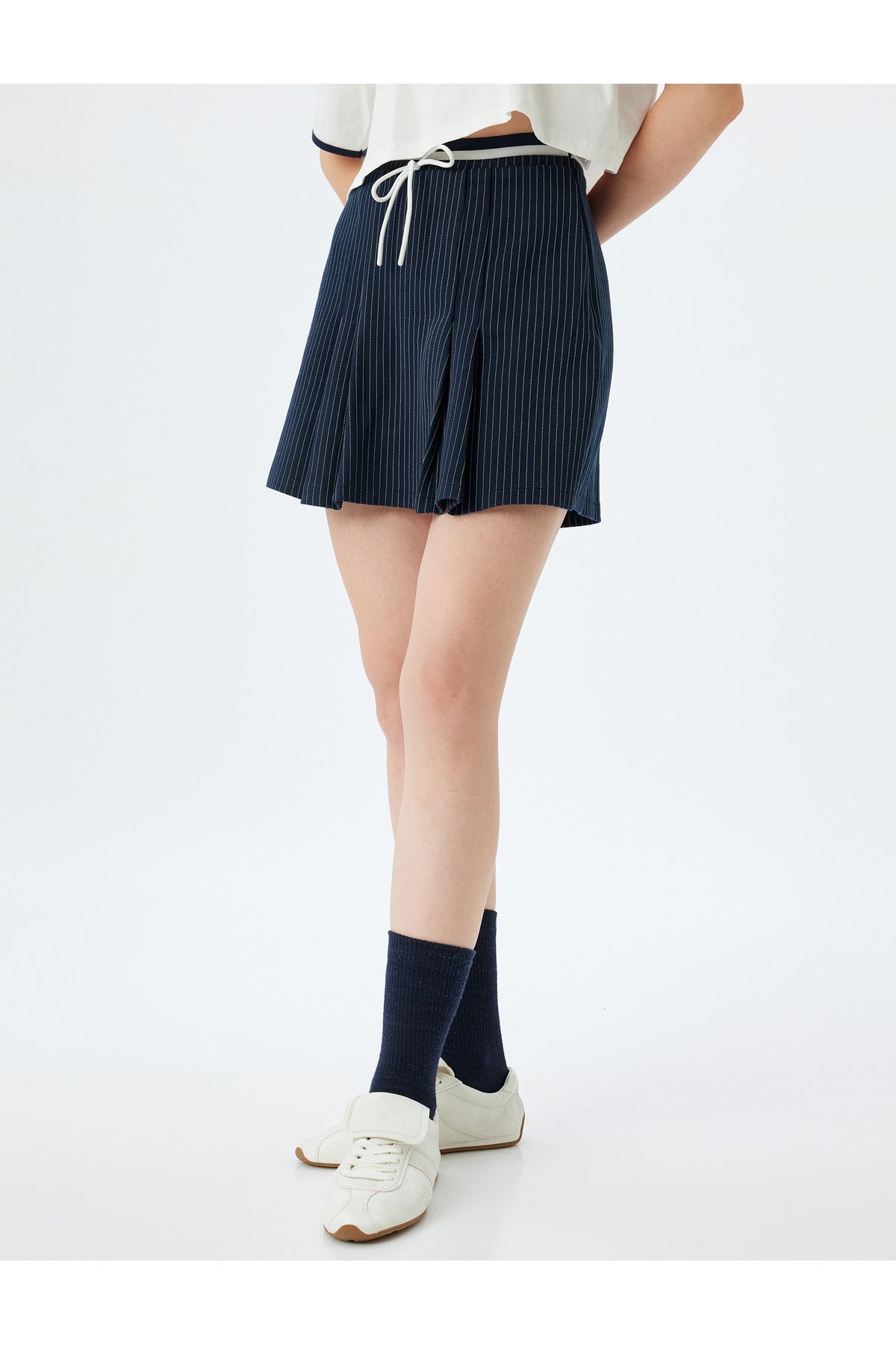 Koton-High Waist and Bow Detailed Mini Pleated Shorts Skirt 3