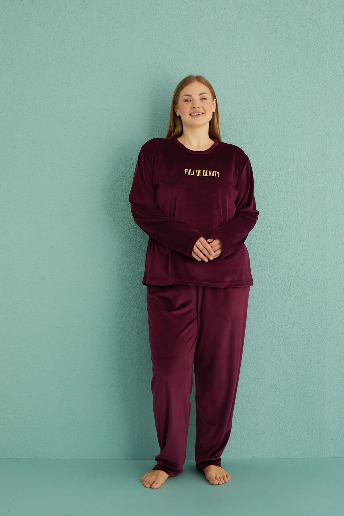 MEBA-Women's Velvet Text Printed Plus Size Pajama Set 2