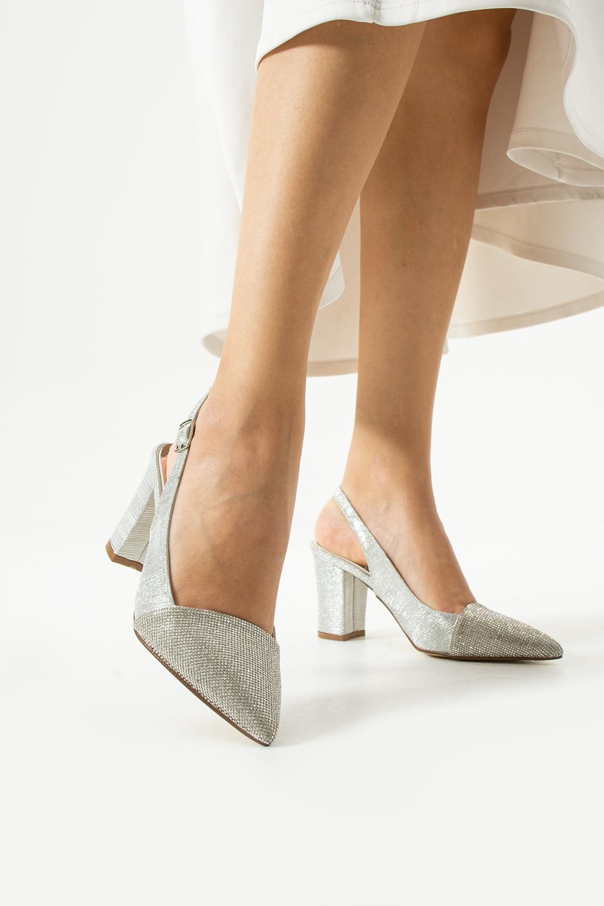 Paris Shoes-حذاء نسائي فضي من مادة TPU للسهرة 1