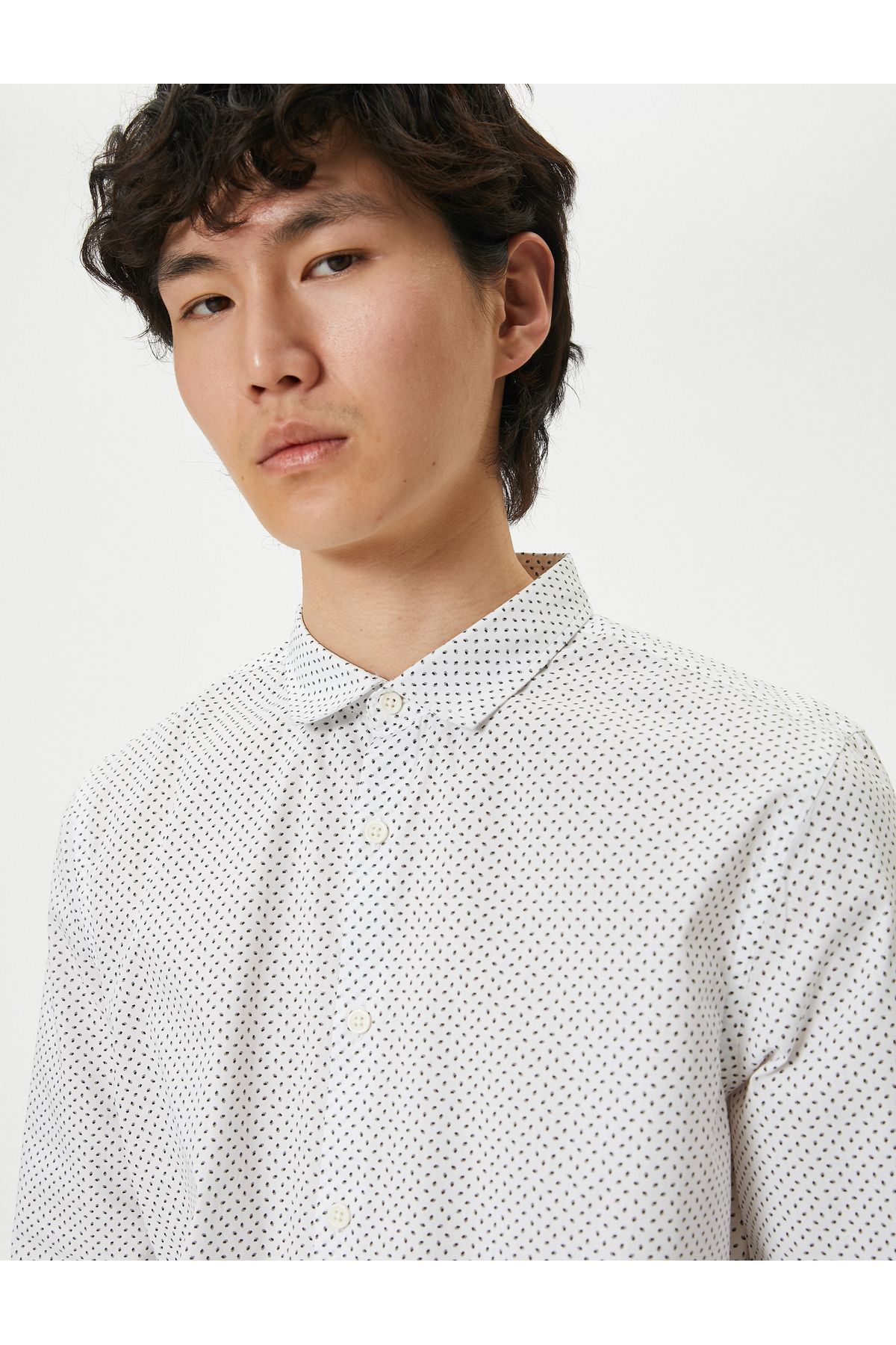 Koton Yeni Sezon Slim Fit Gömlek Yarım İtalyan Yaka Düğmeli Pamuklu