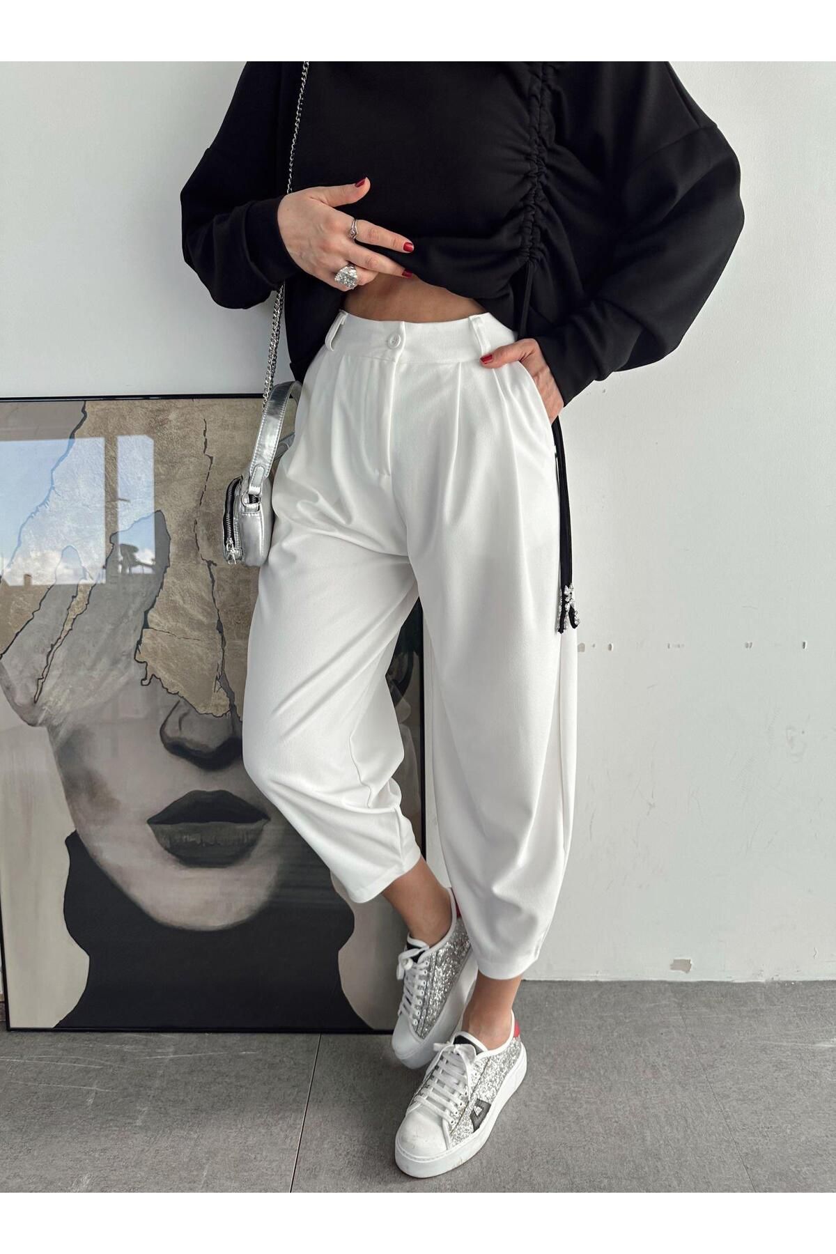 Zerrincan Giyim-White Baggy Cut Trousers with Pockets 1