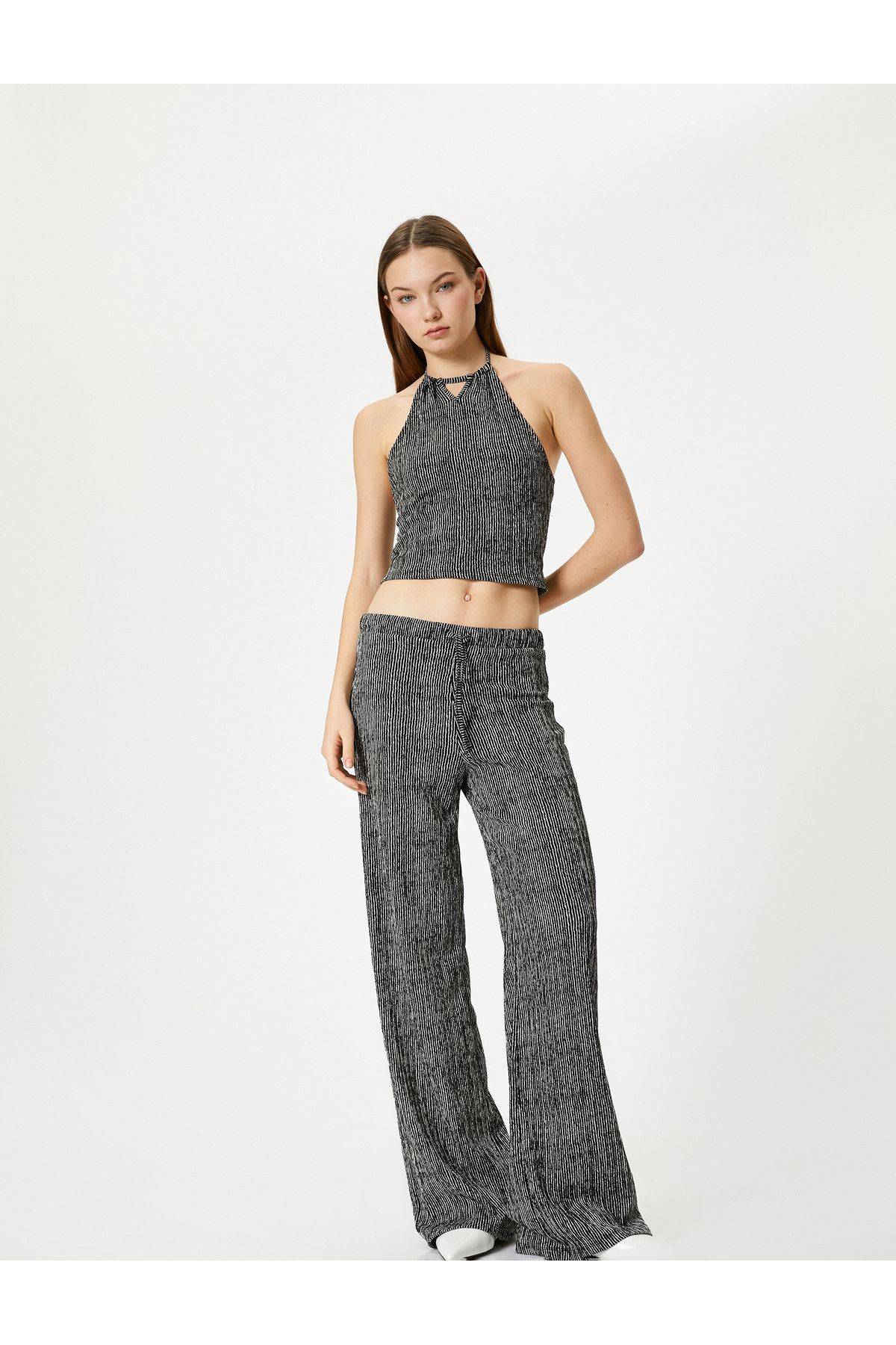 Koton Yeni Sezon Boyundan Bağlamalı Crop Atlet Slim Fit Bürümcük