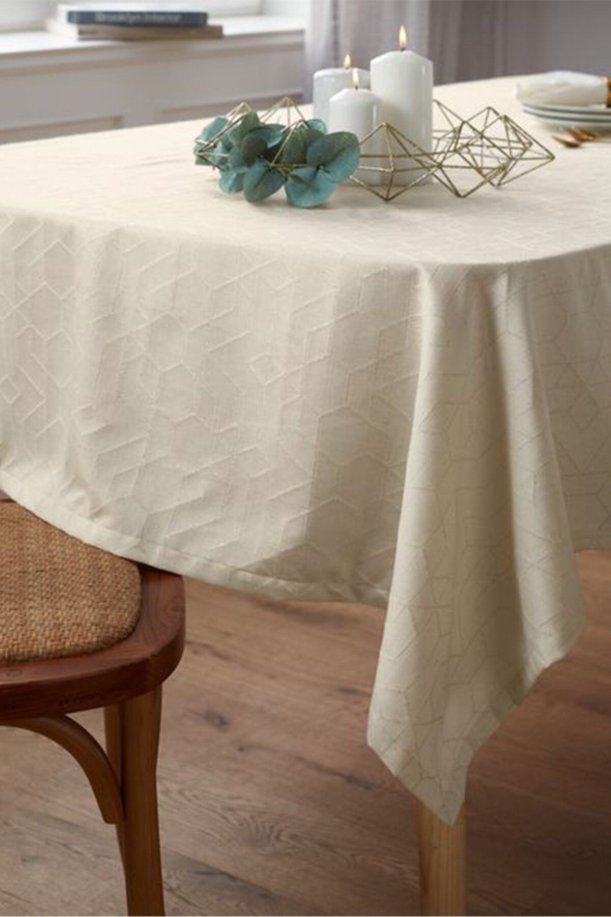 Tchibo-Jacquard Textured Table Cloth 140 x 180 cm, Beige 1