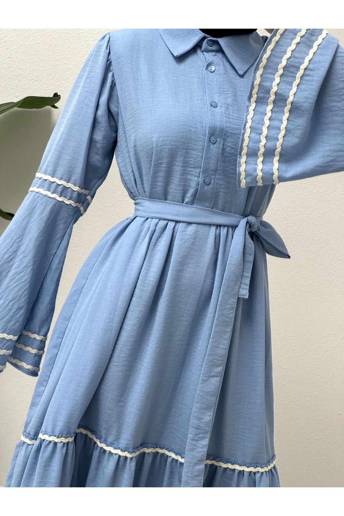 Modamorfo-Baby Blue - vyšívané šaty s vyšívanými rukávy a sukní 3