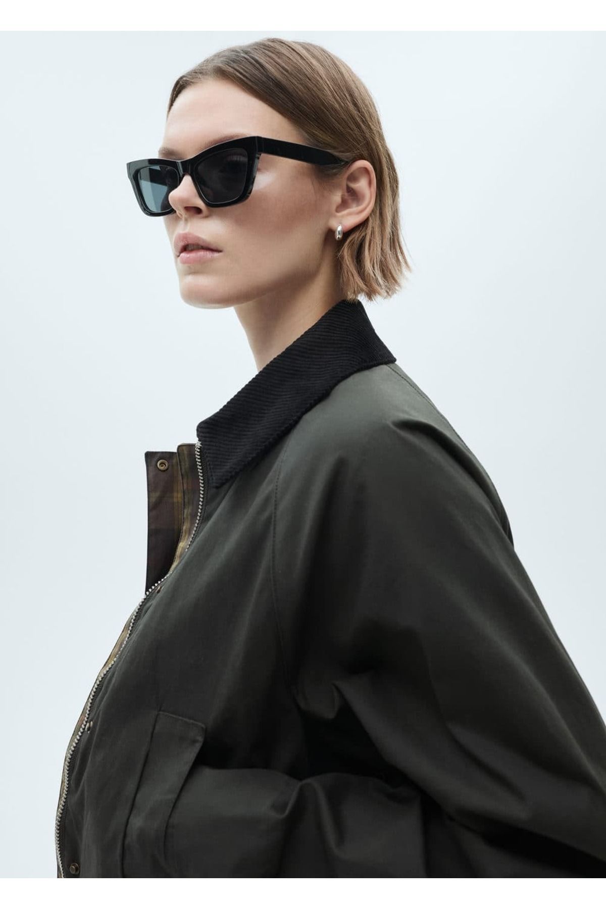 MANGO Woman-Krátká vosková parka 6