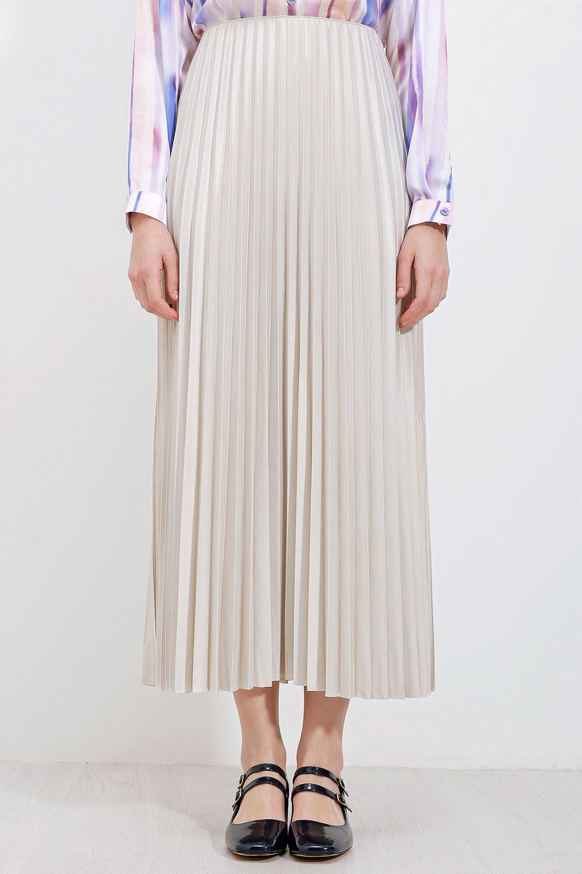 Bigdart-8009 Leather Look Pleated Skirt - Cream 3