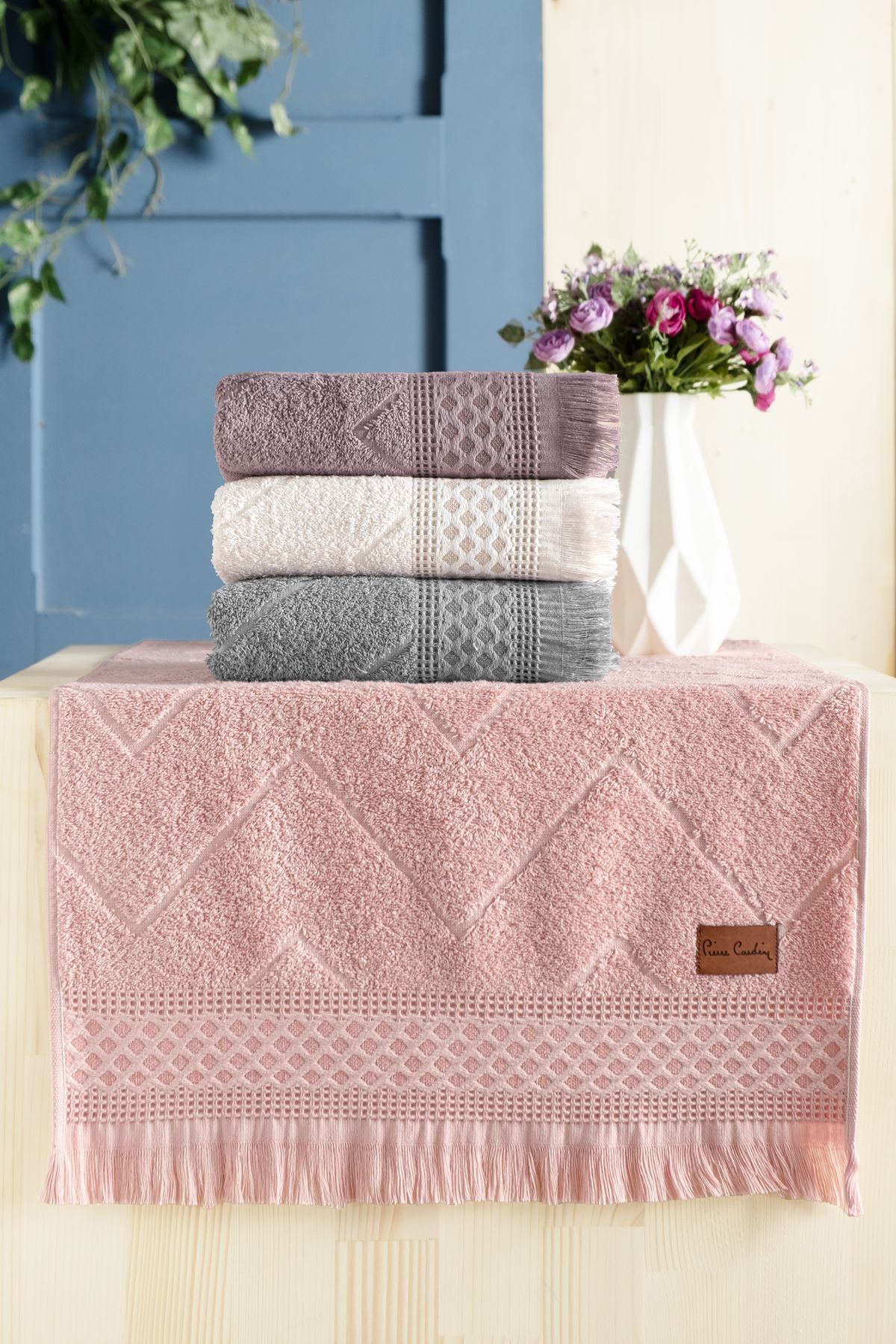 Pierre Cardin-Face Twist Set of 4 Towels 2