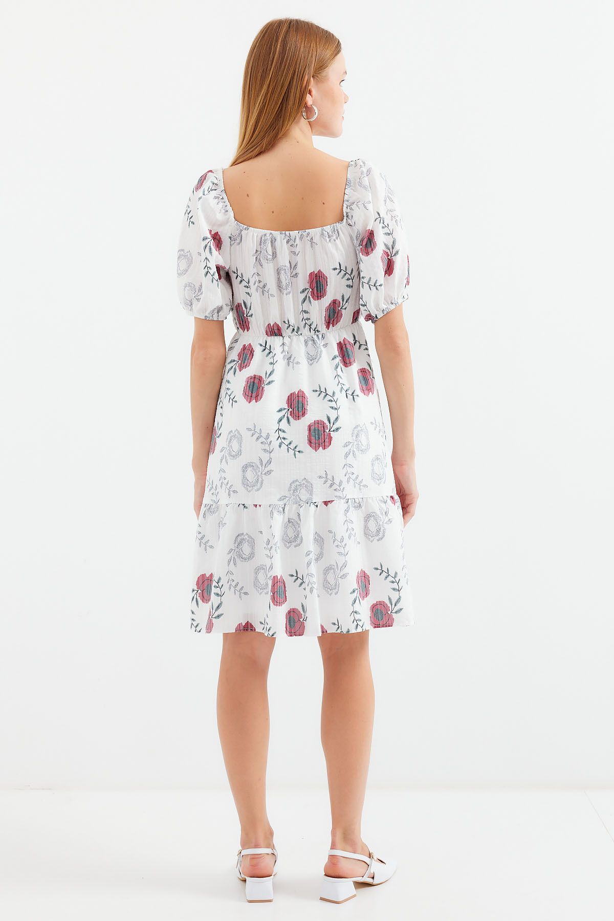 Bigdart-Gemustertes ausgestelltes Minikleid in Ecru, Modell 2508 5