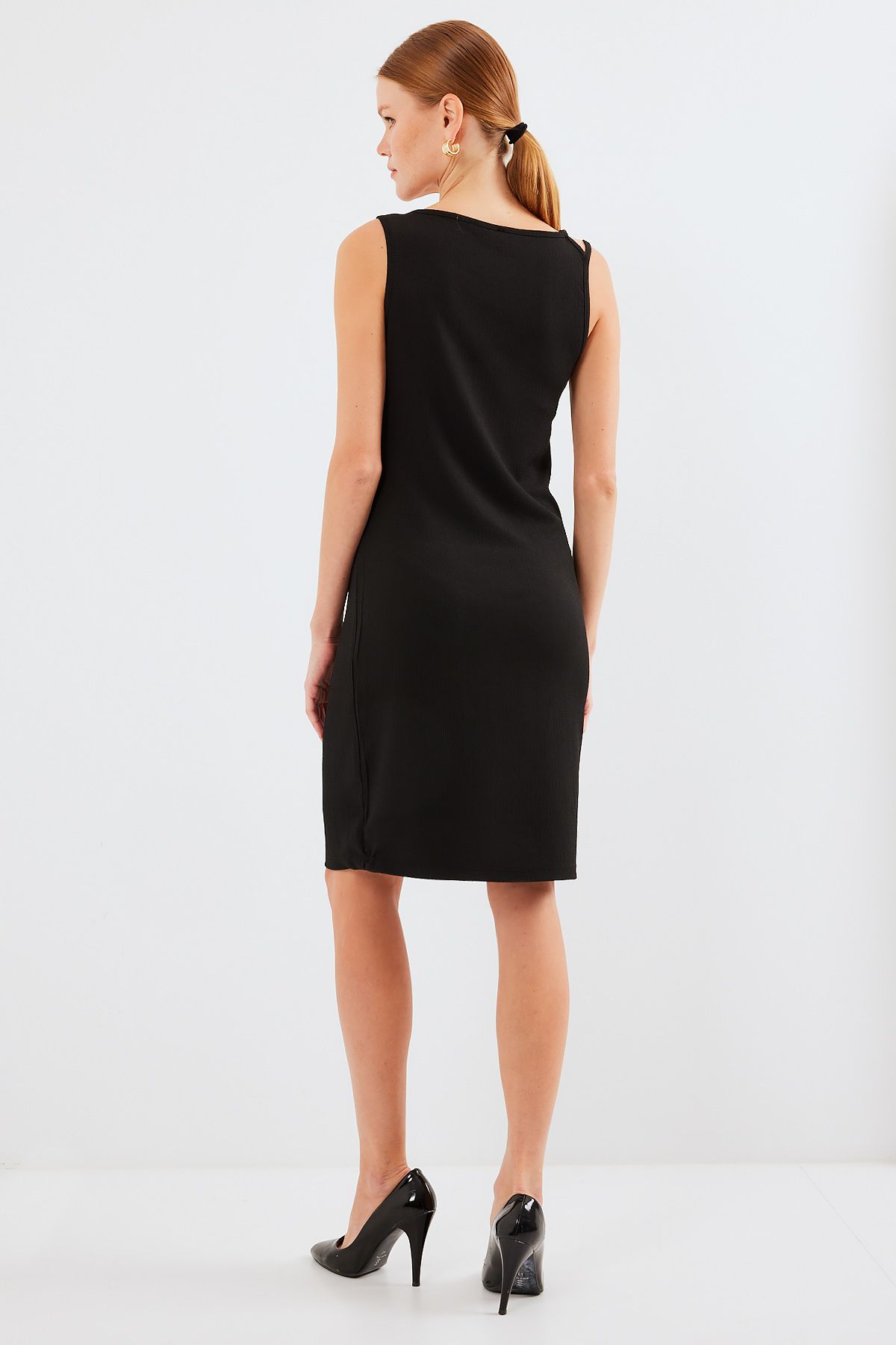 Bigdart-2496 Model - Black Knitted Dress with Chain Detail 6