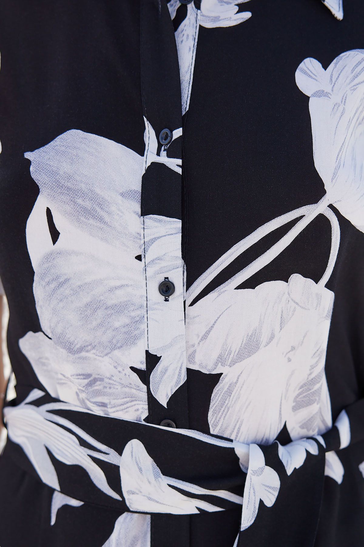 Bigdart-Modell 2213 - Schwarzes Kleid aus Viskose mit kurzen Ärmeln 6