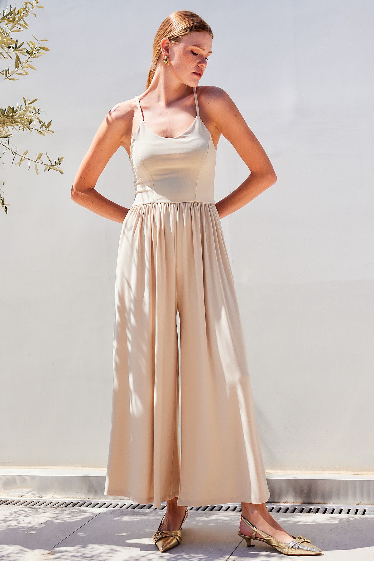 Bigdart-Bézs 7029 modell széles lábú pántos jumpsuit 2