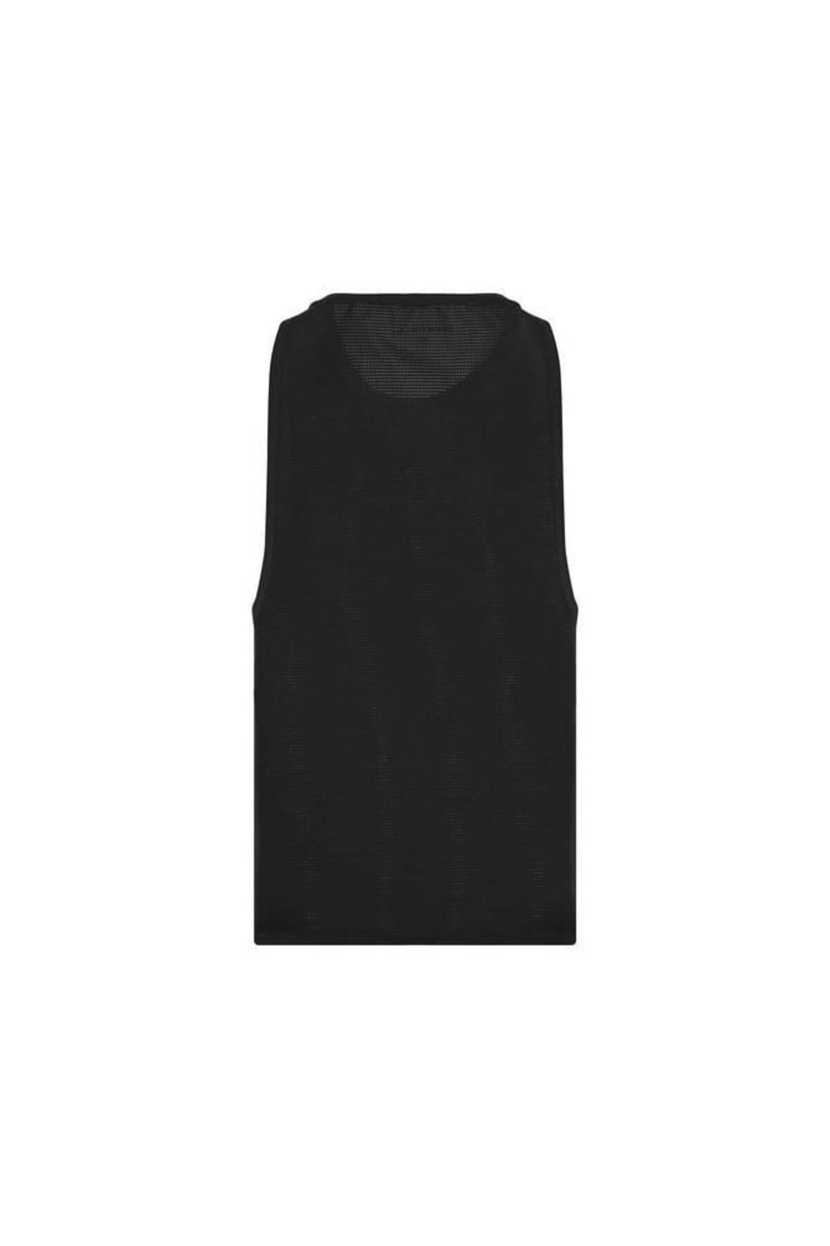 مرل ورزشکار مرد تول