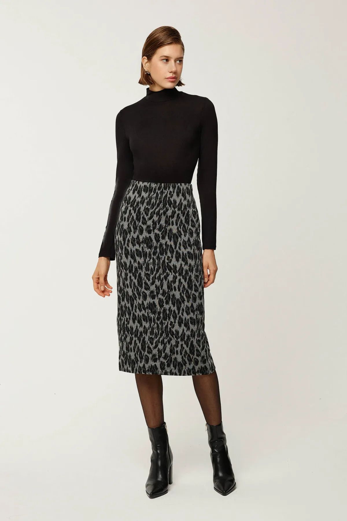 Hiccup-Slim Fit Leopard Patterned Midi Skirt 3