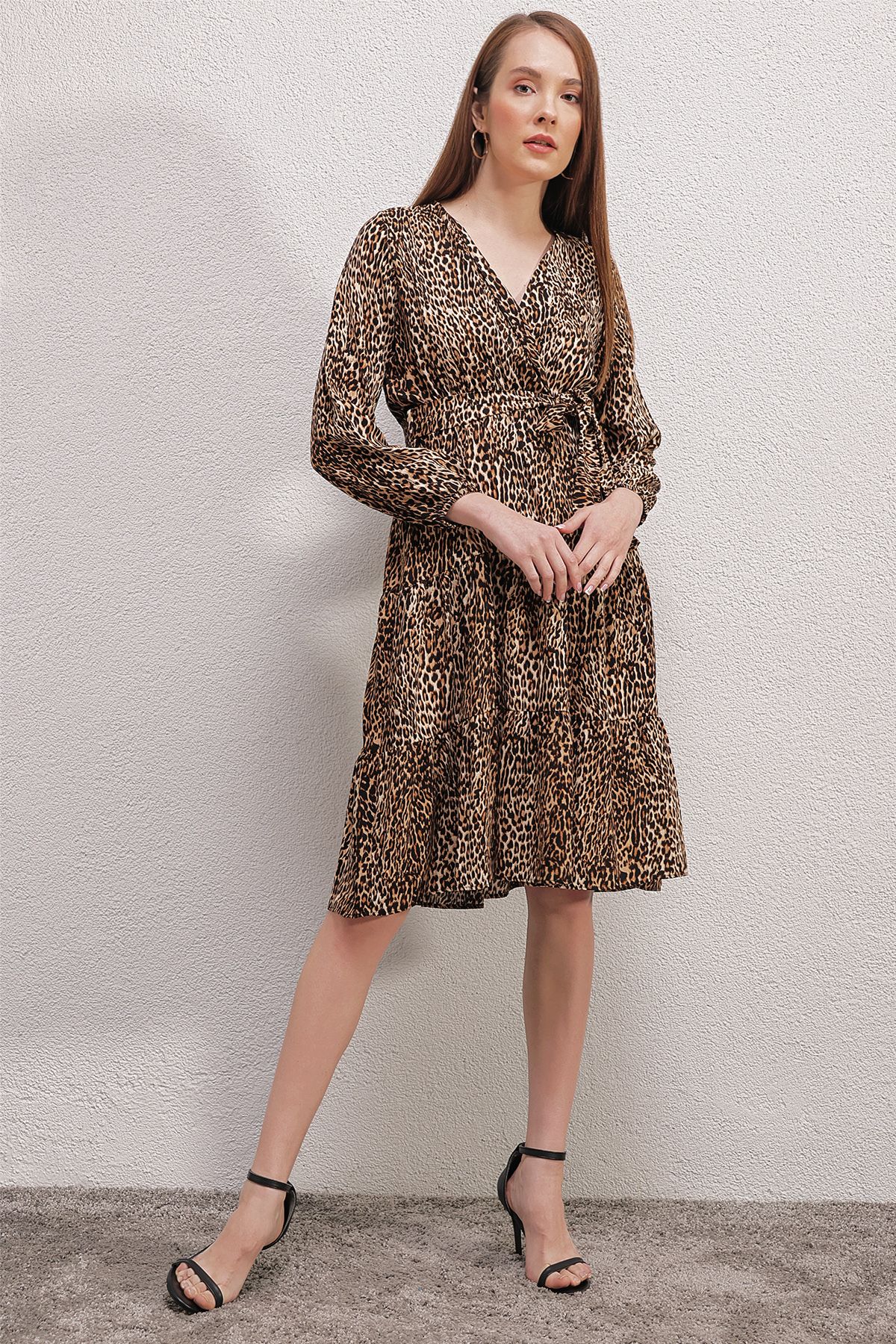 Bigdart-Weißes Kleid mit zweireihigem Kragen, Modell 2320 5