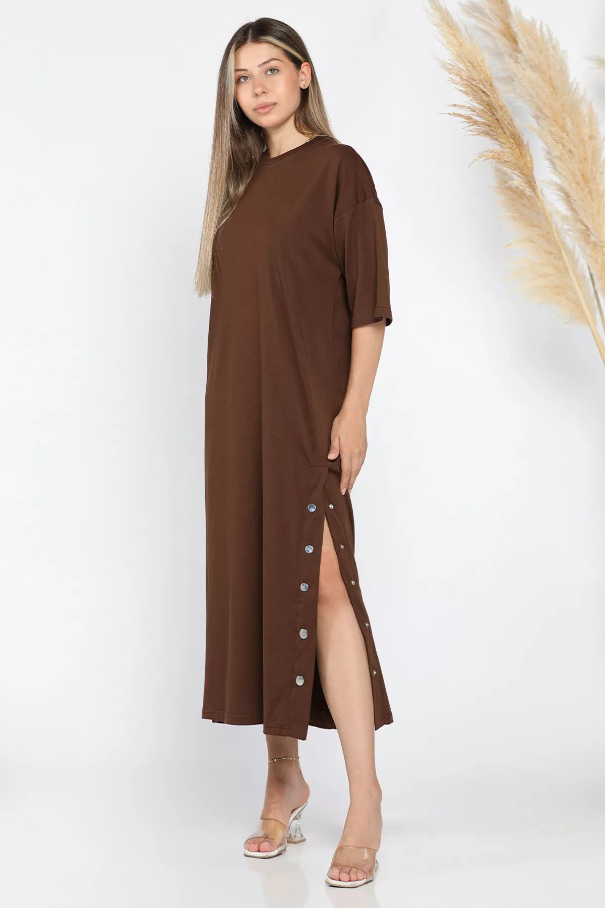 GÜLSELİ-Brown Crew Neck Women's Loose Dress with Snap Detail 2