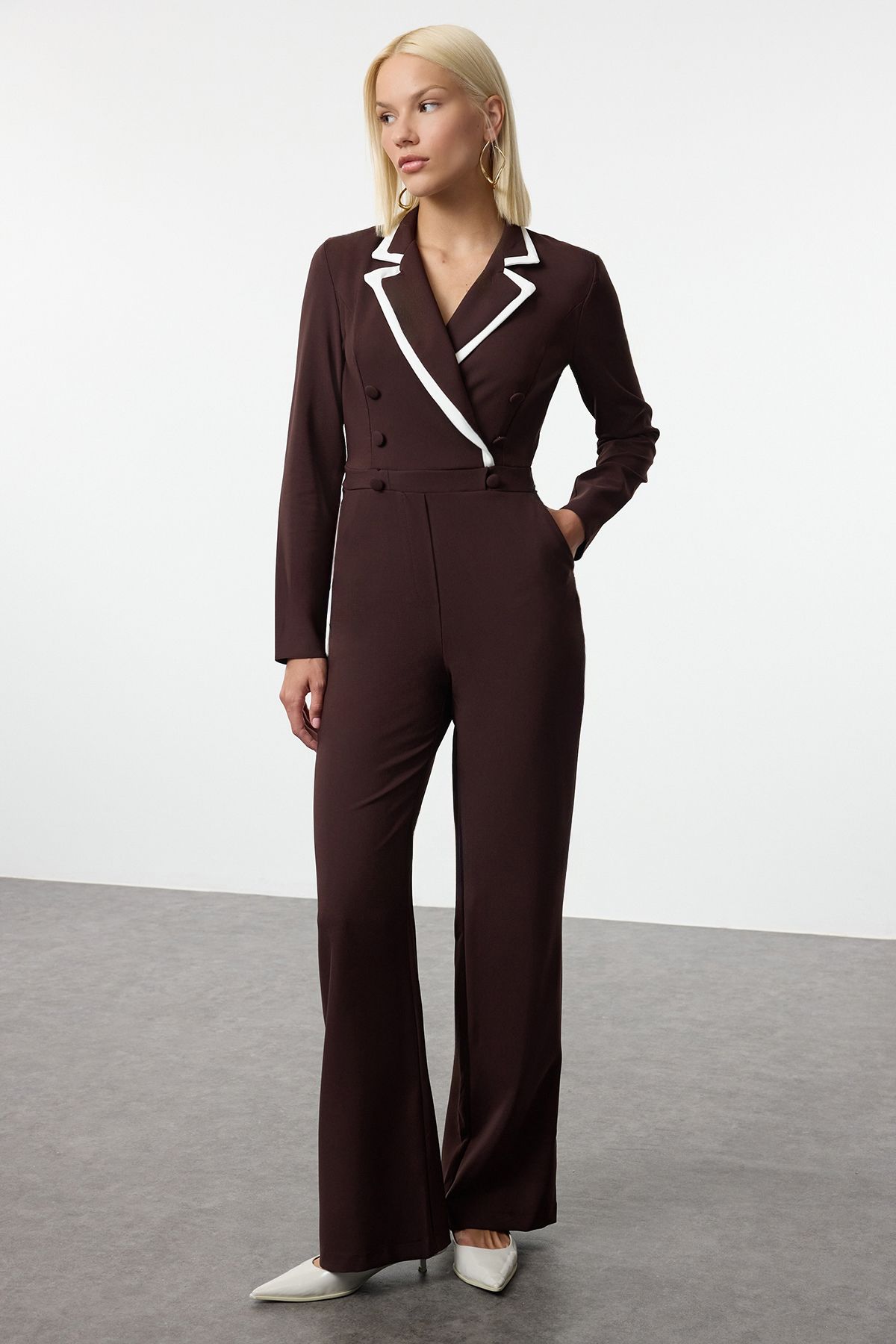 Trendyol Collection Brązowy Kombinezon Tkany - Buttoned, Kobieta - 36