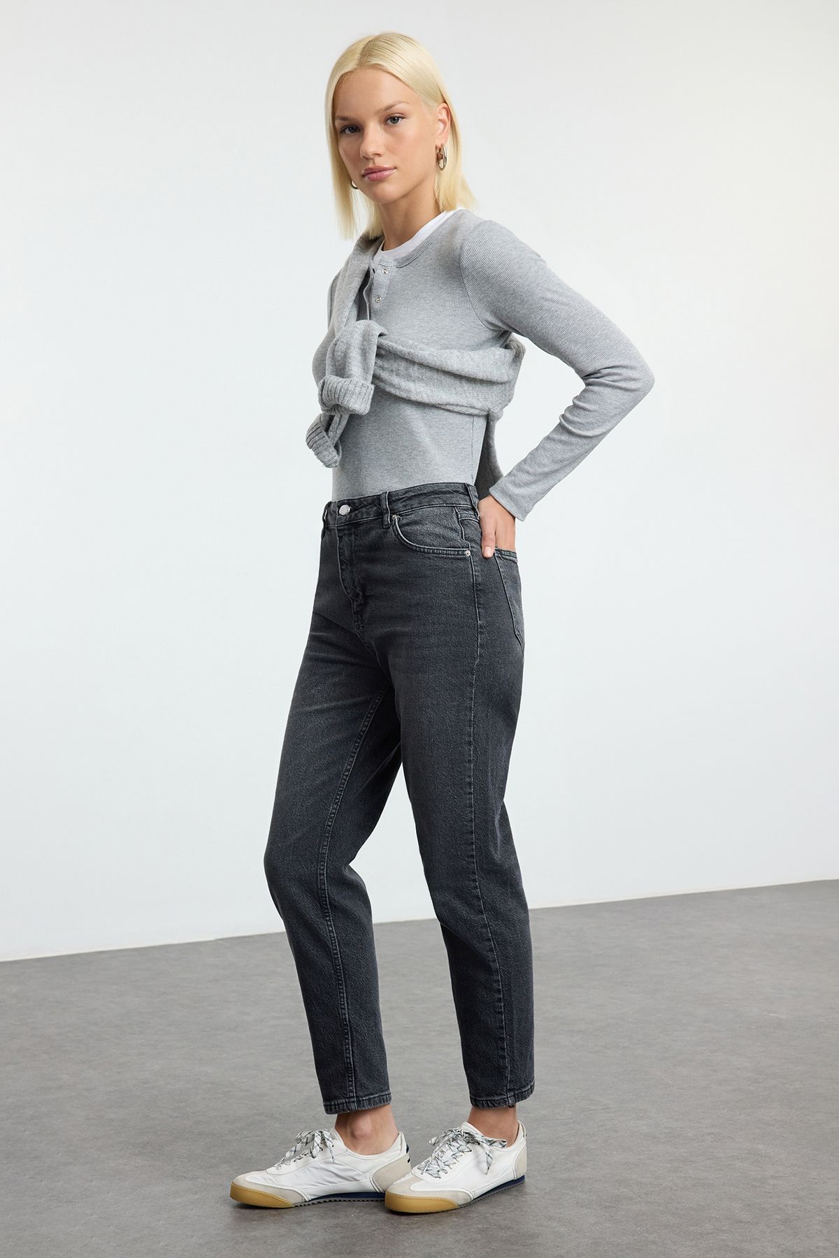 complete the look image