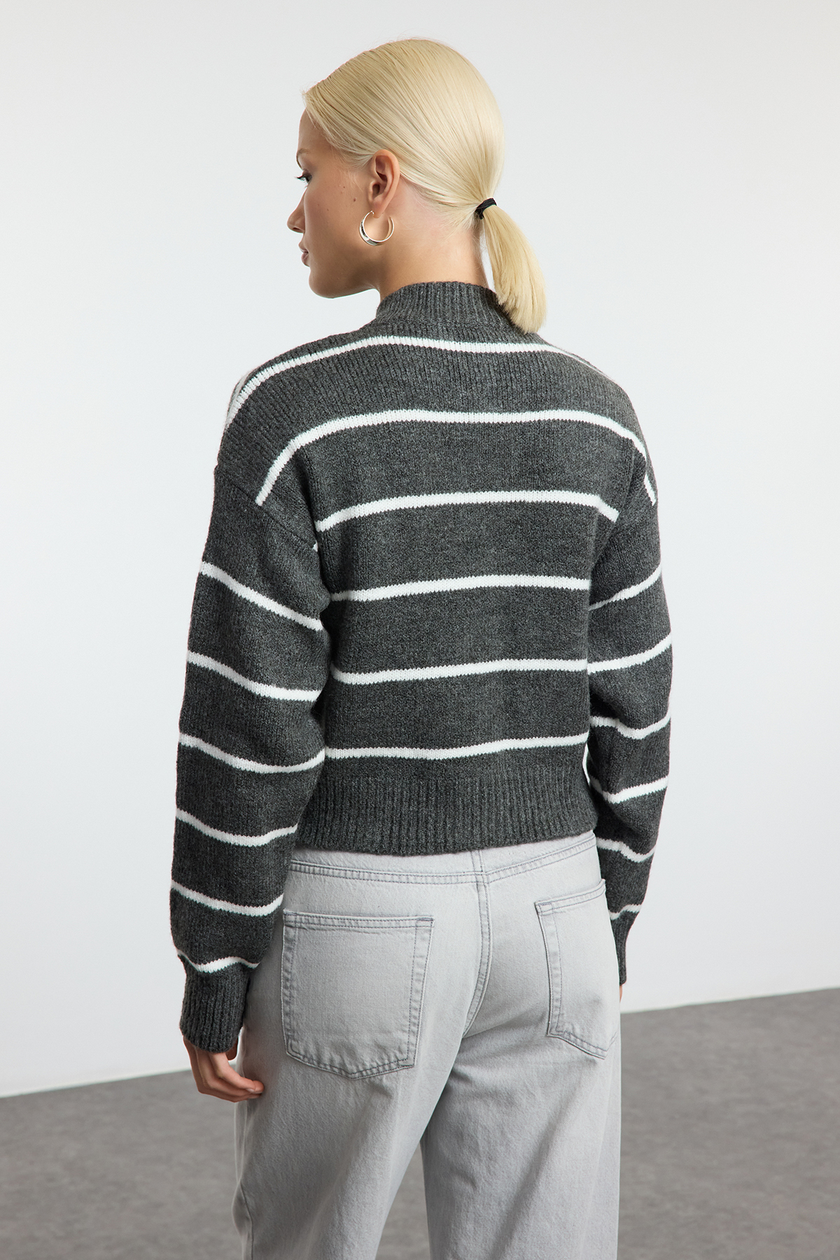 Trendyolmilla  Siyah-Antrasit Yumuşak Dokulu İkili Paket Bisiklet Yaka Triko Hırka TWOAW25HI00352 - Görsel 6