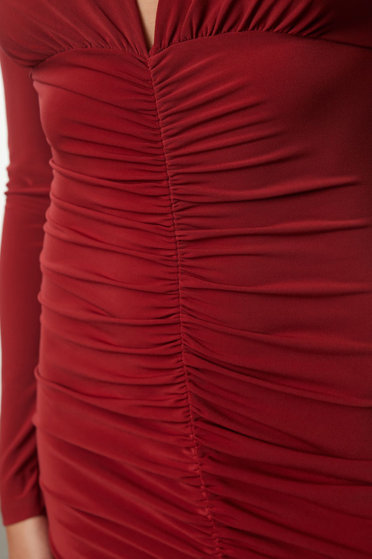 Trendyol Collection-Rochie tricotată midi elastică - adunare solidă, decolteu în V, lungime midi - TWOAW24EL00197 4