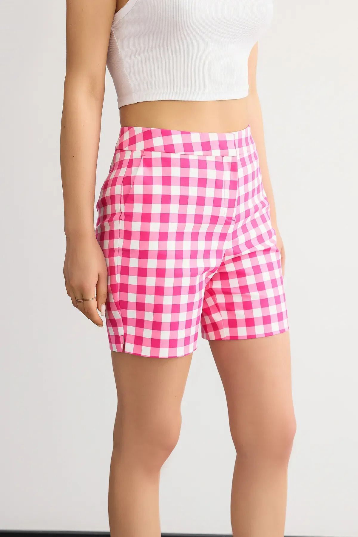 Hiccup-High Waist Checked Elastic Shorts 1