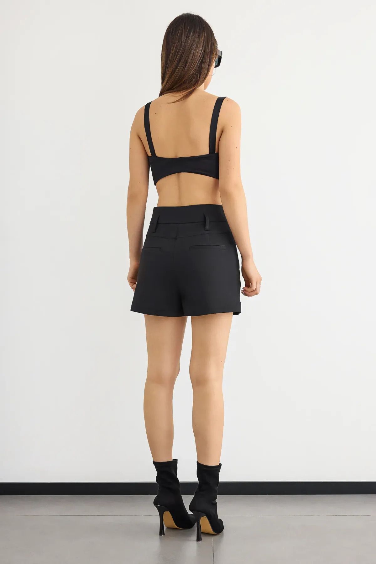 Hiccup-Pleated High Waist Shorts 4