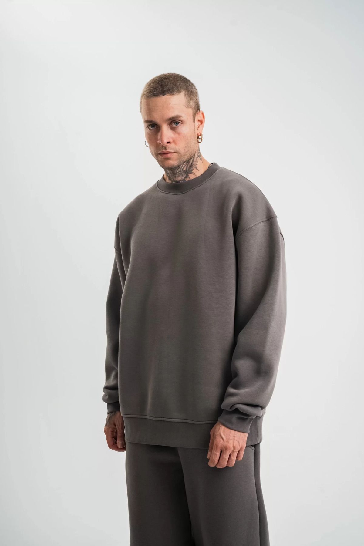 ONZEMU Uzun Kol Bisiklet Yaka Basic SweatShirt - Füme