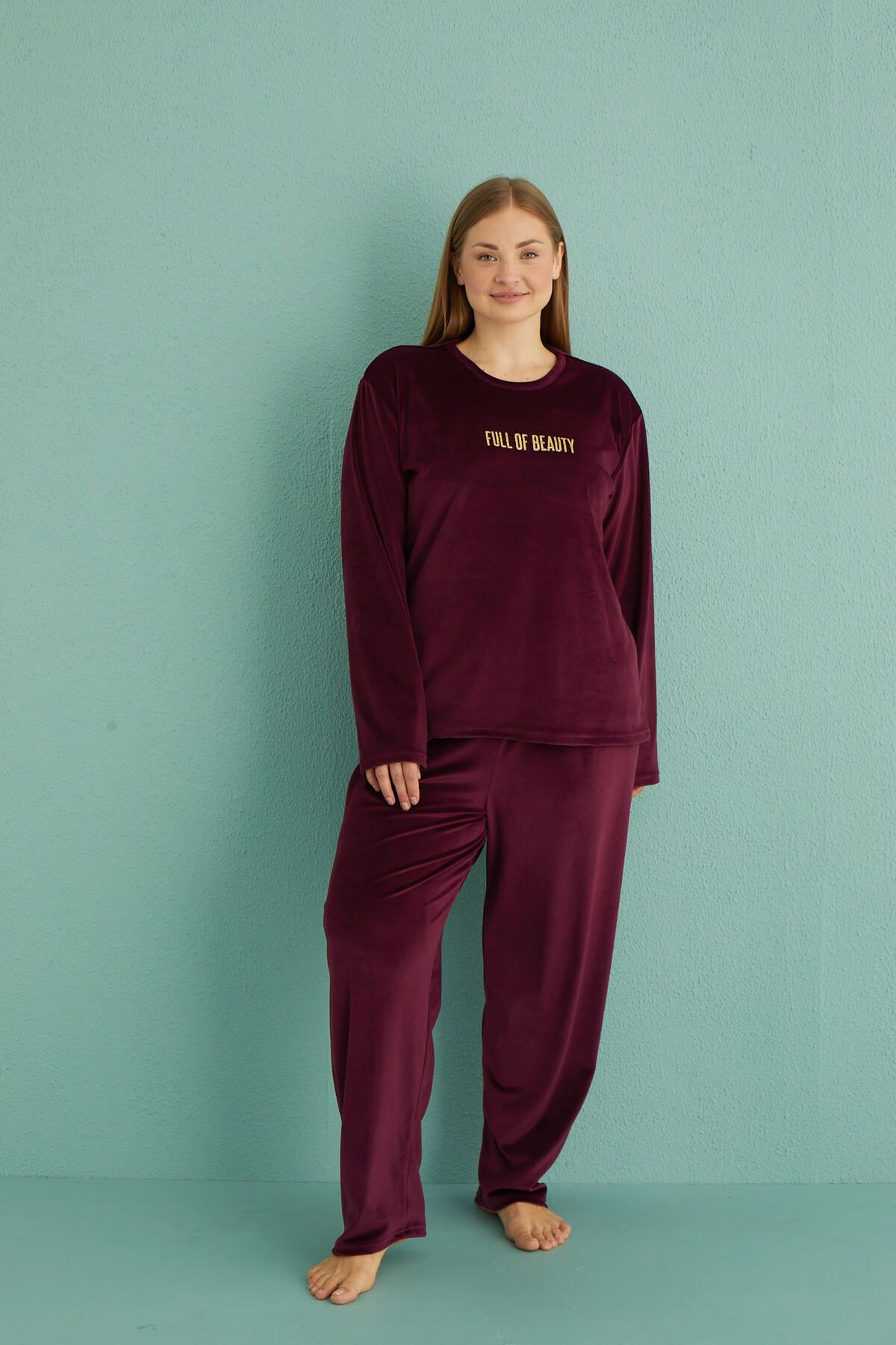 MEBA-Women's Velvet Text Printed Plus Size Pajama Set 4