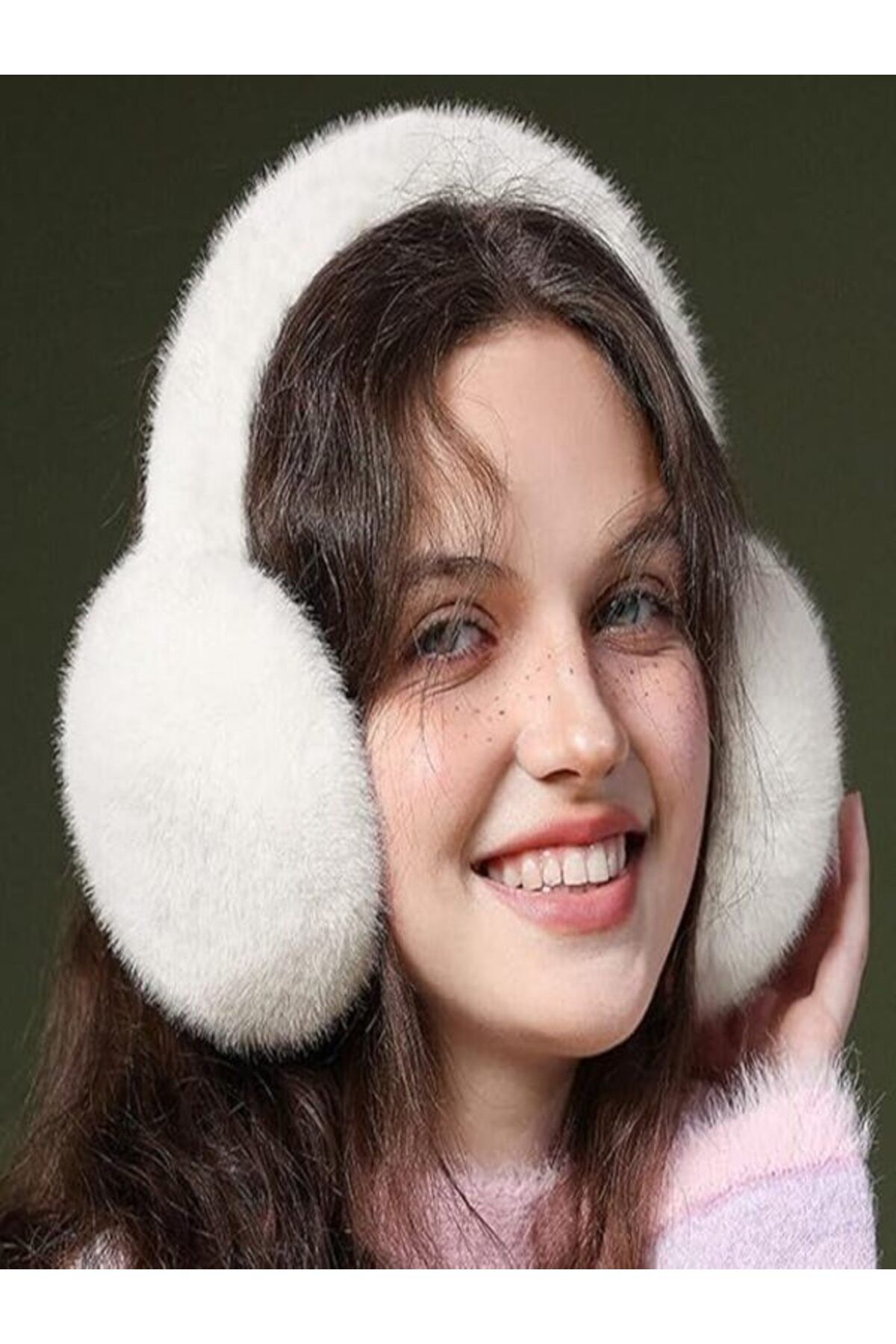 Mihos-Women's White Plush Earmuff 2