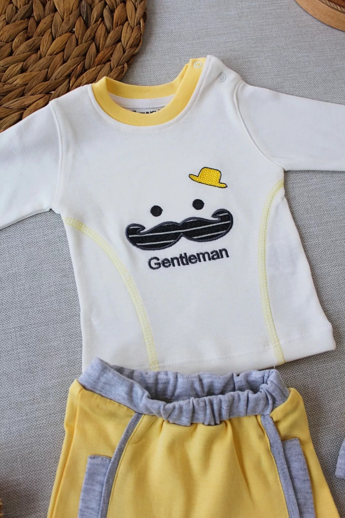 yusuftex Gentleman Erkek Nakışlı Şapkalı Uzun Kollu Sweat 3lü Erkek Bebek Takımı Sarı