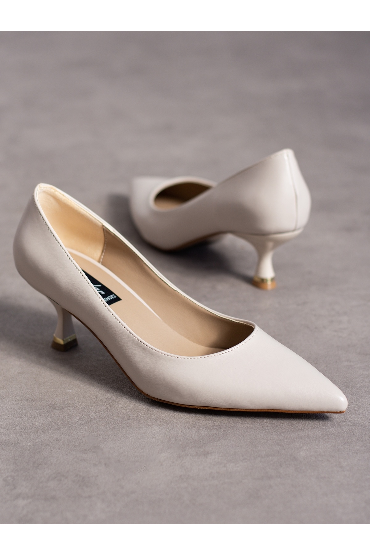 Alemdar Shoes-Pantofi de damă cu toc crem PETRA 4