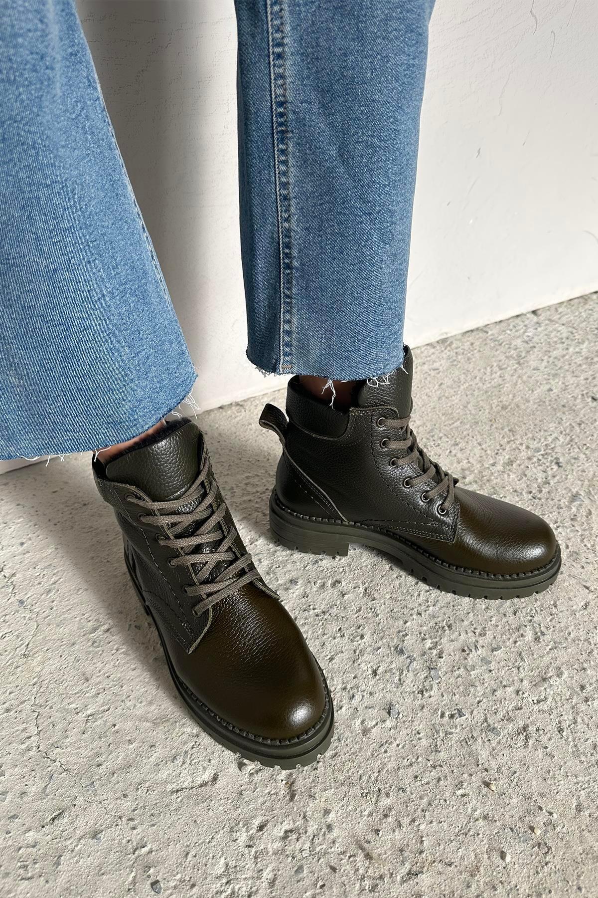 STRASWANS Stones Kadın Hakiki Deri Postal Bot Haki