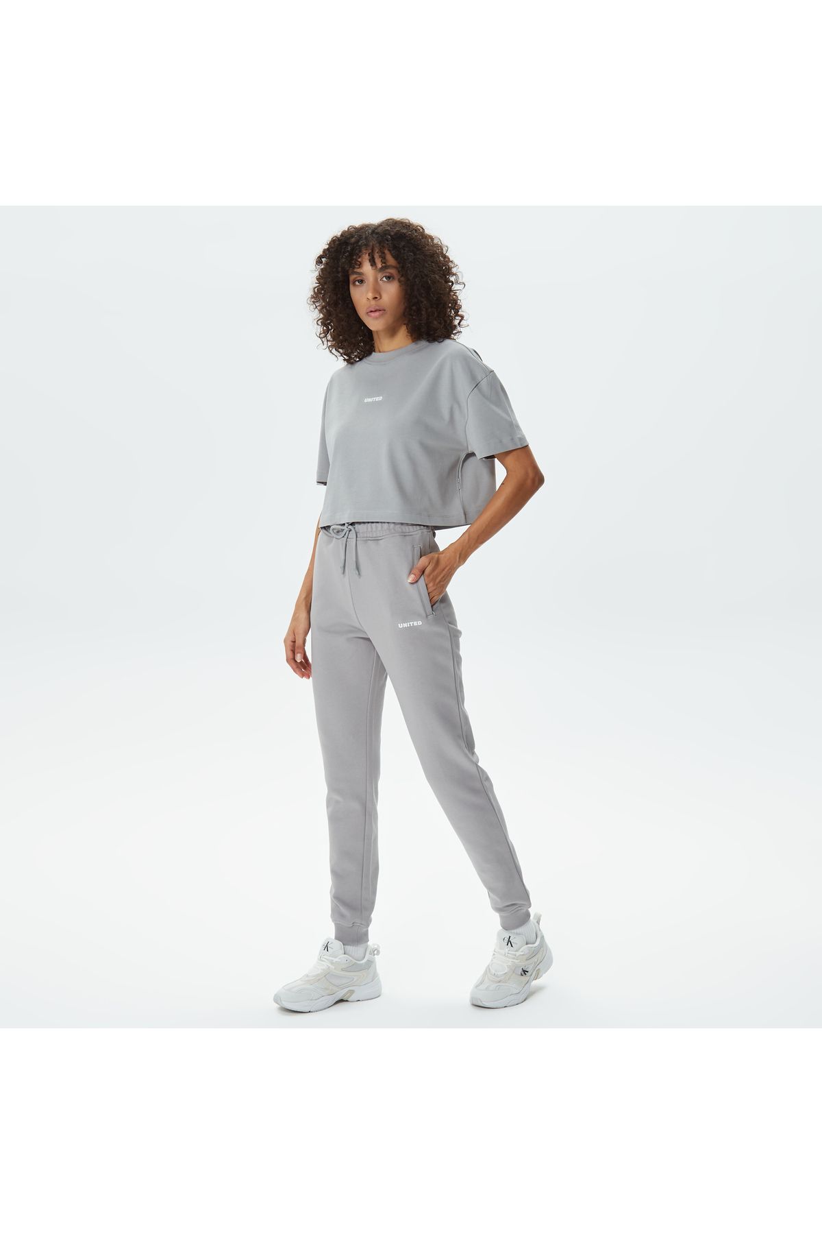 United 4-United4 Classic Women's Gray Sweatpants 1