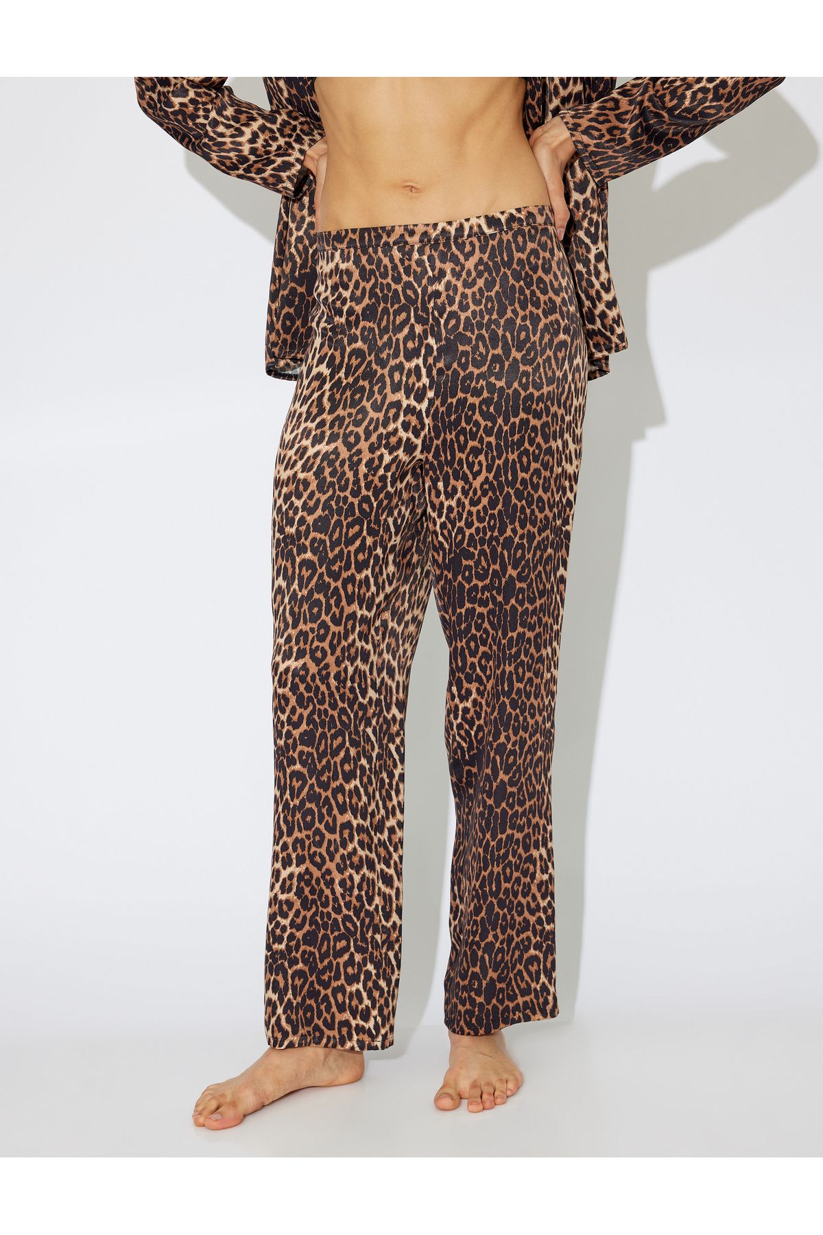 Koton-Zeynep Cushioned Leopard Patterned Viscose Pajama Bottom - Loose Fit 3