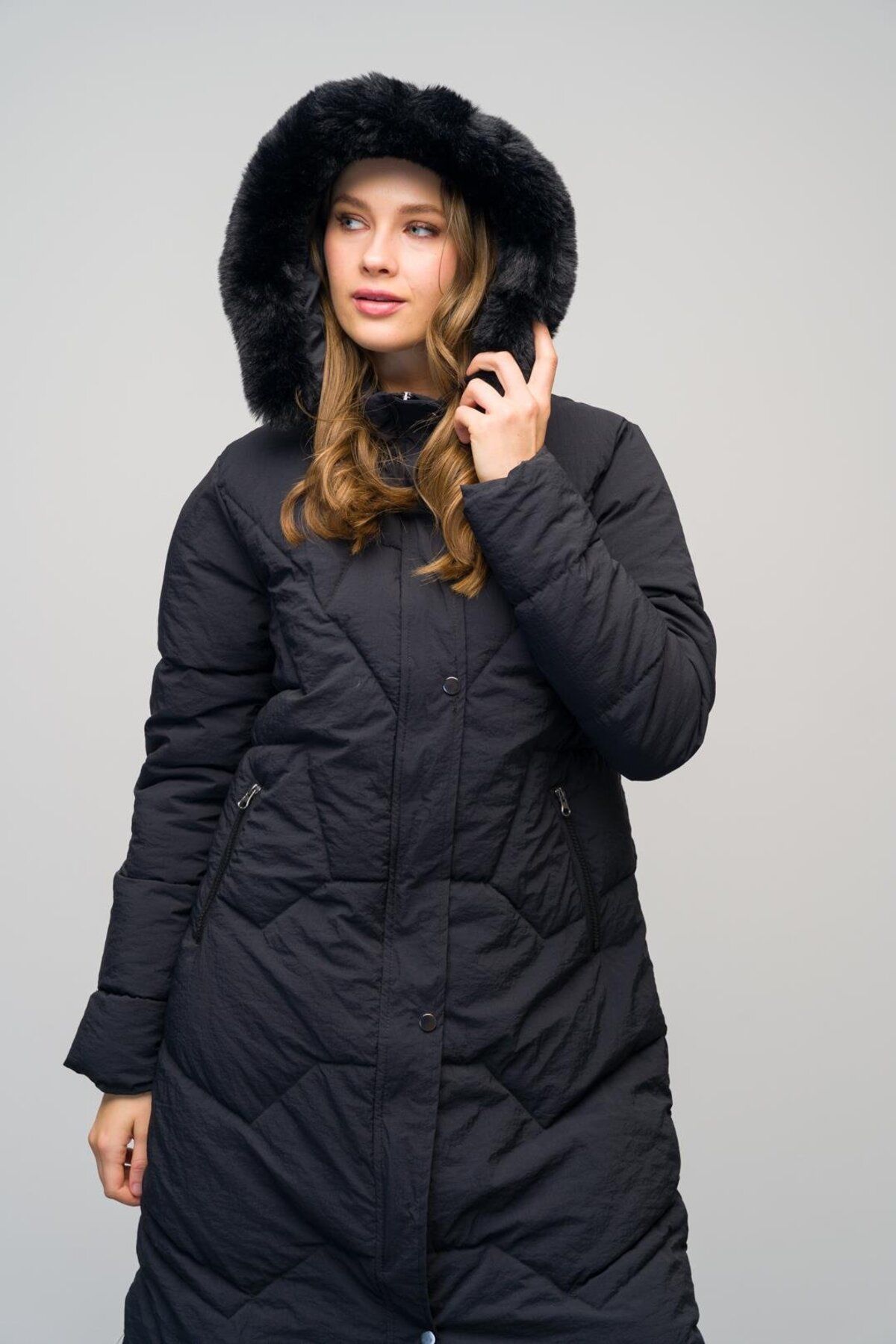 Olcay-Patterned Quilted Coat - Detachable Fur and Hood, Black 6620 4